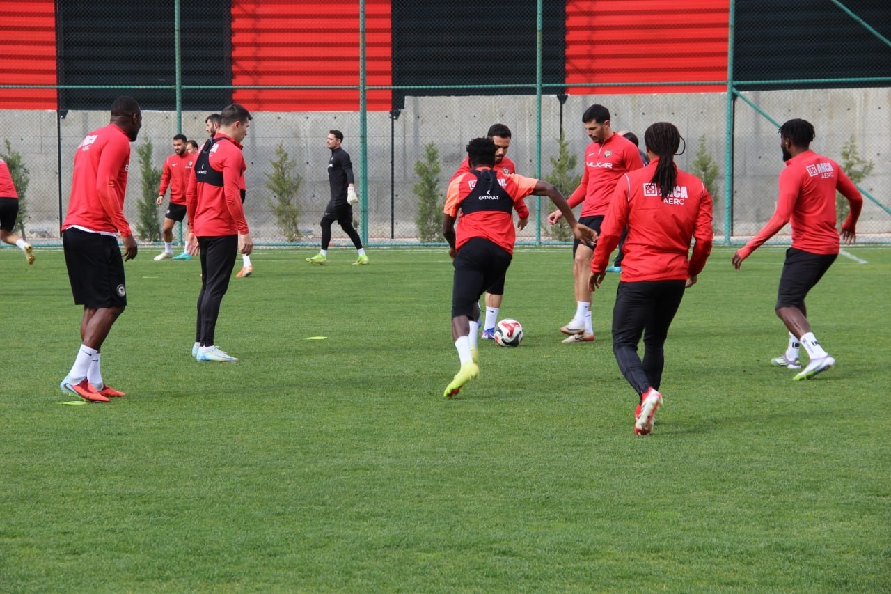 Çorum FK, Bandırmaspor hazırlıklarını sürdürdü
Çorum FK, Bandırmaspor hazırlıklarını sürdürdü