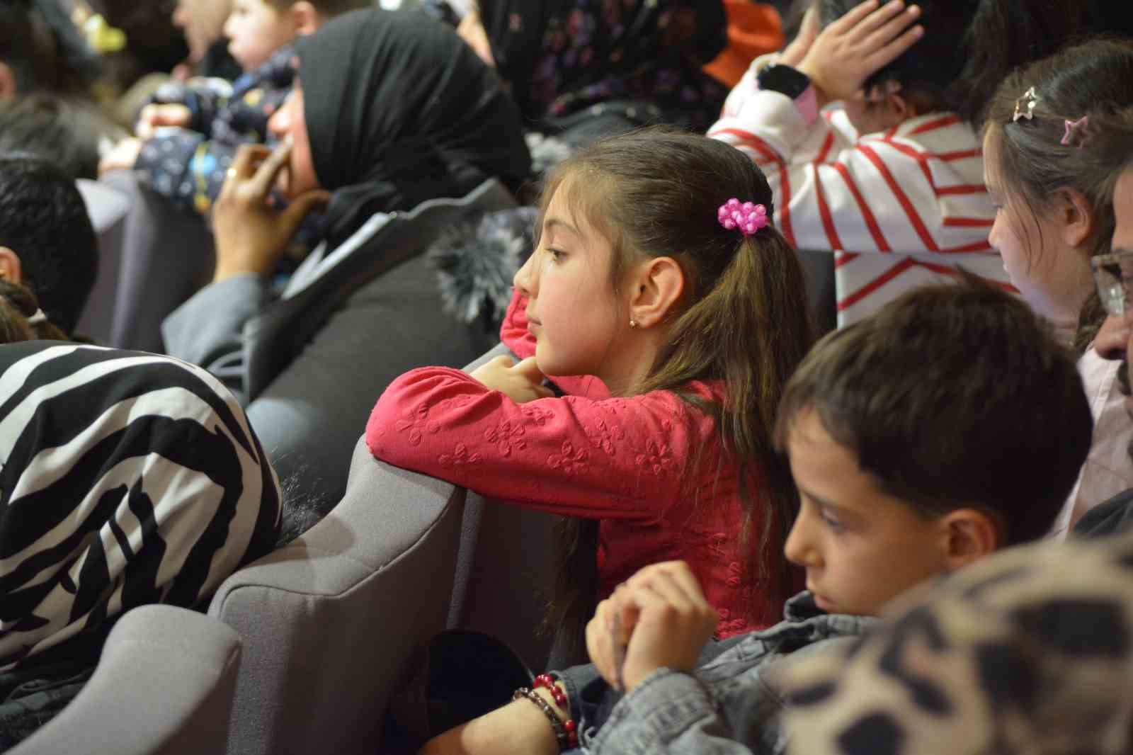 Çorum’da çocuklar sevap için yarıştı
Çorum’da çocuklar sevap için yarıştı