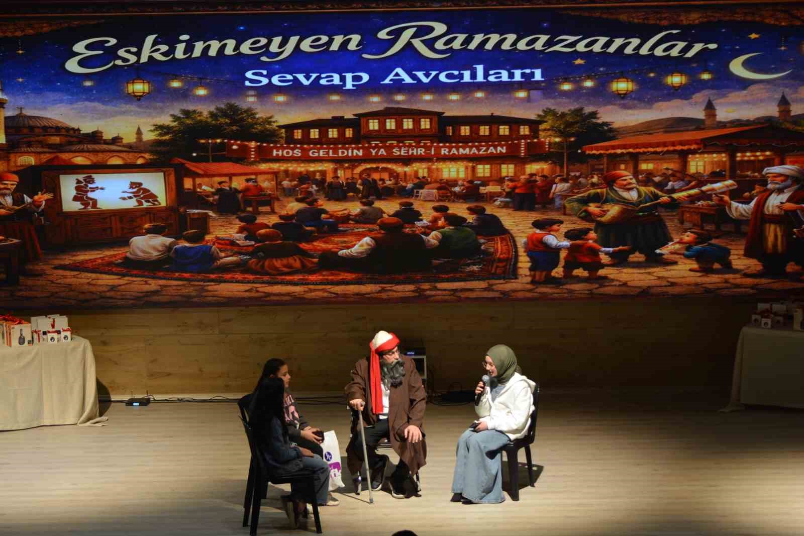 Çorum’da çocuklar sevap için yarıştı
Çorum’da çocuklar sevap için yarıştı