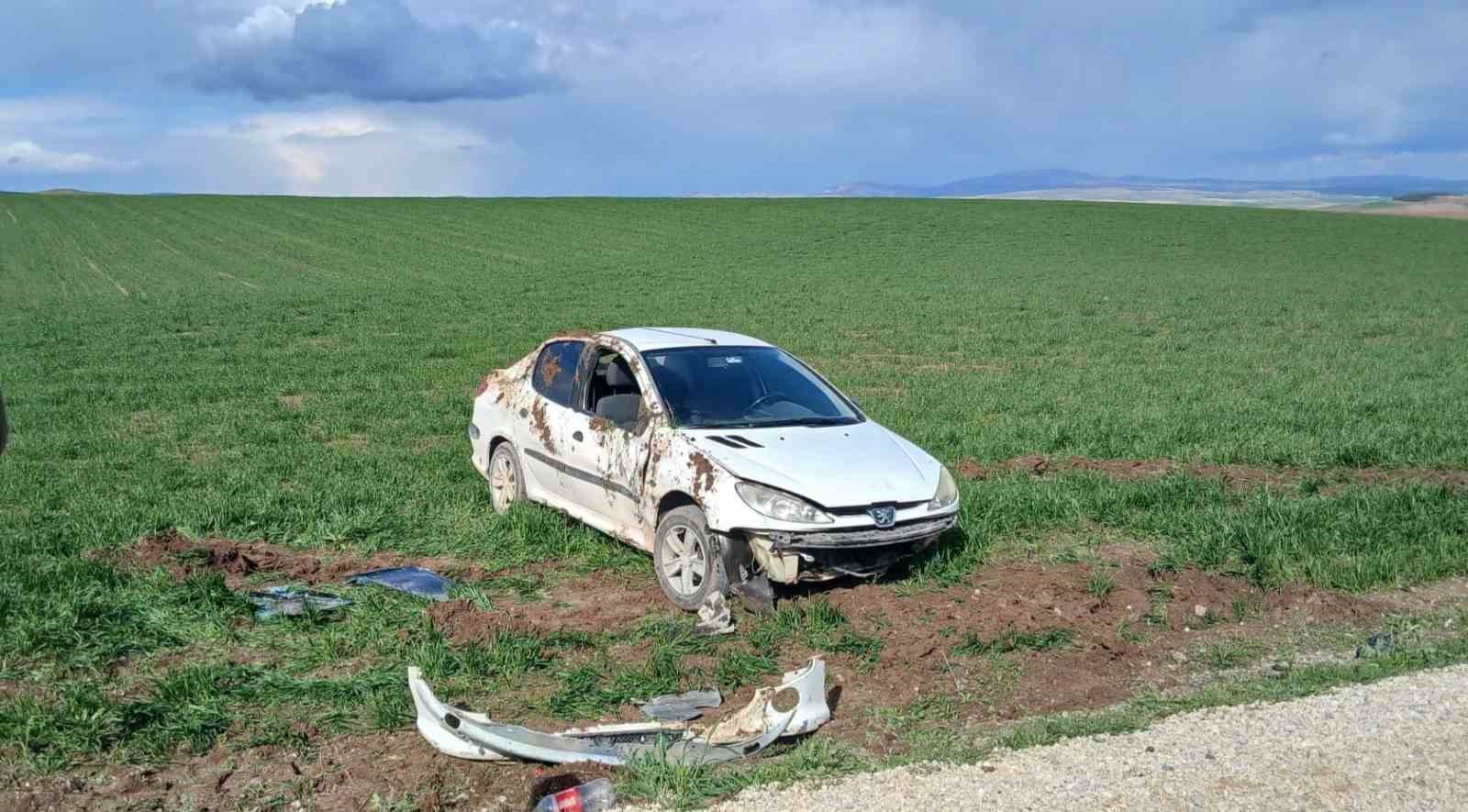 Çorum’da devrilen otomobilin sürücüsü yaralandı
