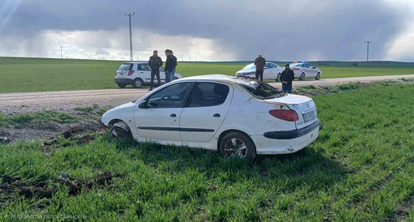 Çorum’da devrilen otomobilin sürücüsü yaralandı

