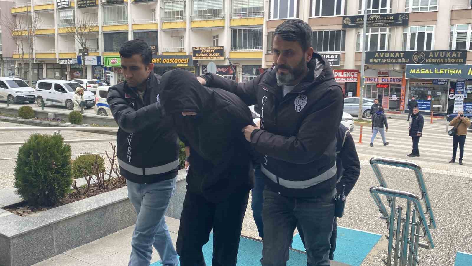 Çorum’da iş yerlerine silahlı saldırı düzenleyen 8 kişi gözaltına alındı
