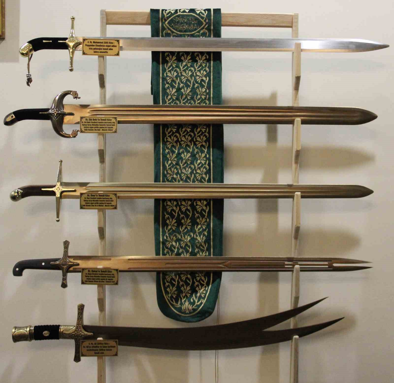 Çorum’da Kadir Gecesi’nde kutsal emanetlere yoğun ilgi
