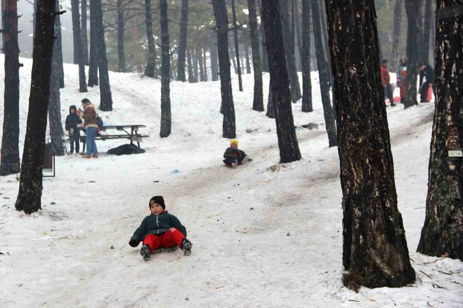 Çorum’da kar festivali vatandaşların akınına uğradı
