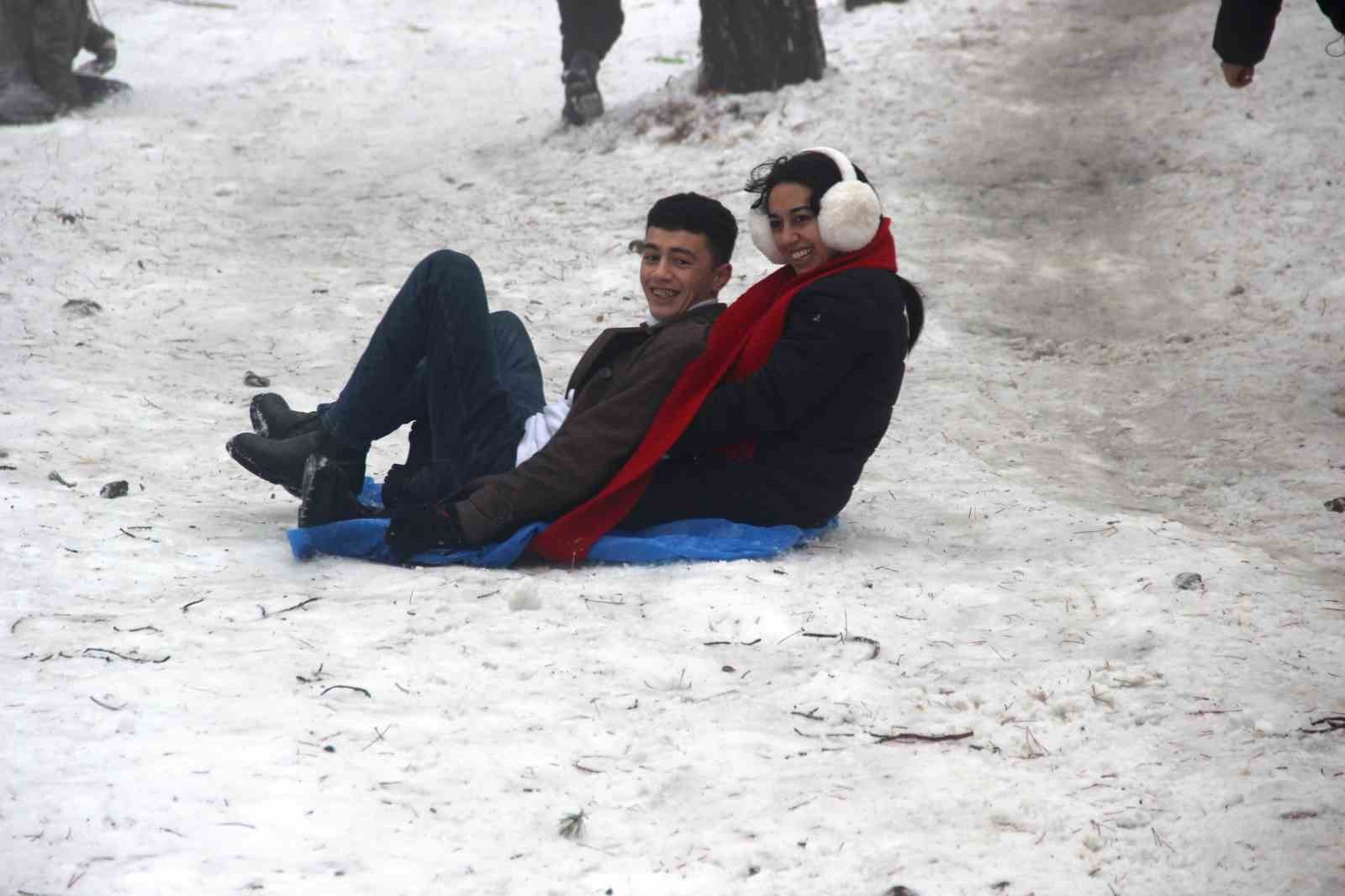 Çorum’da kar festivali vatandaşların akınına uğradı
