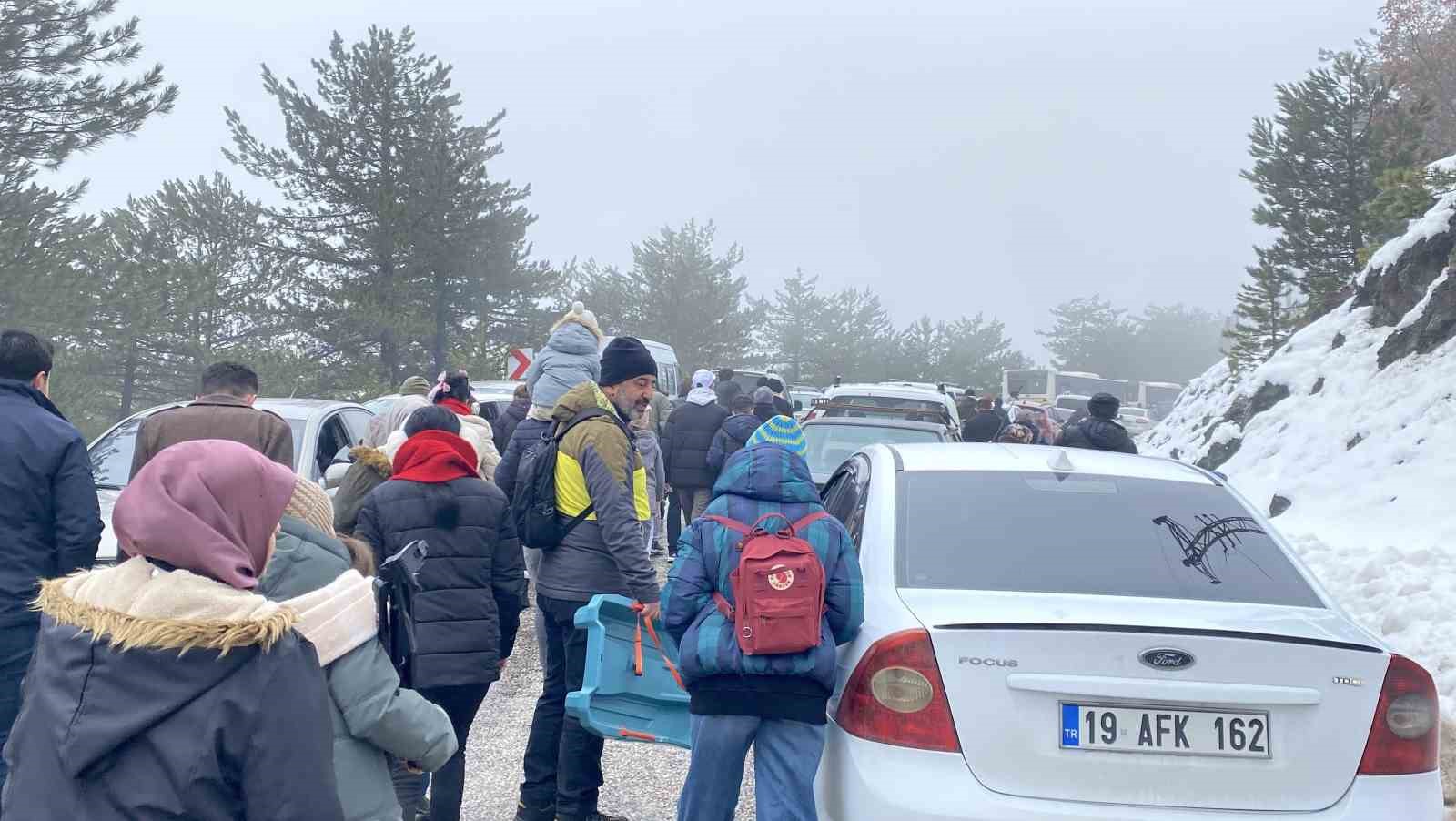 Çorum’da kar festivali vatandaşların akınına uğradı
