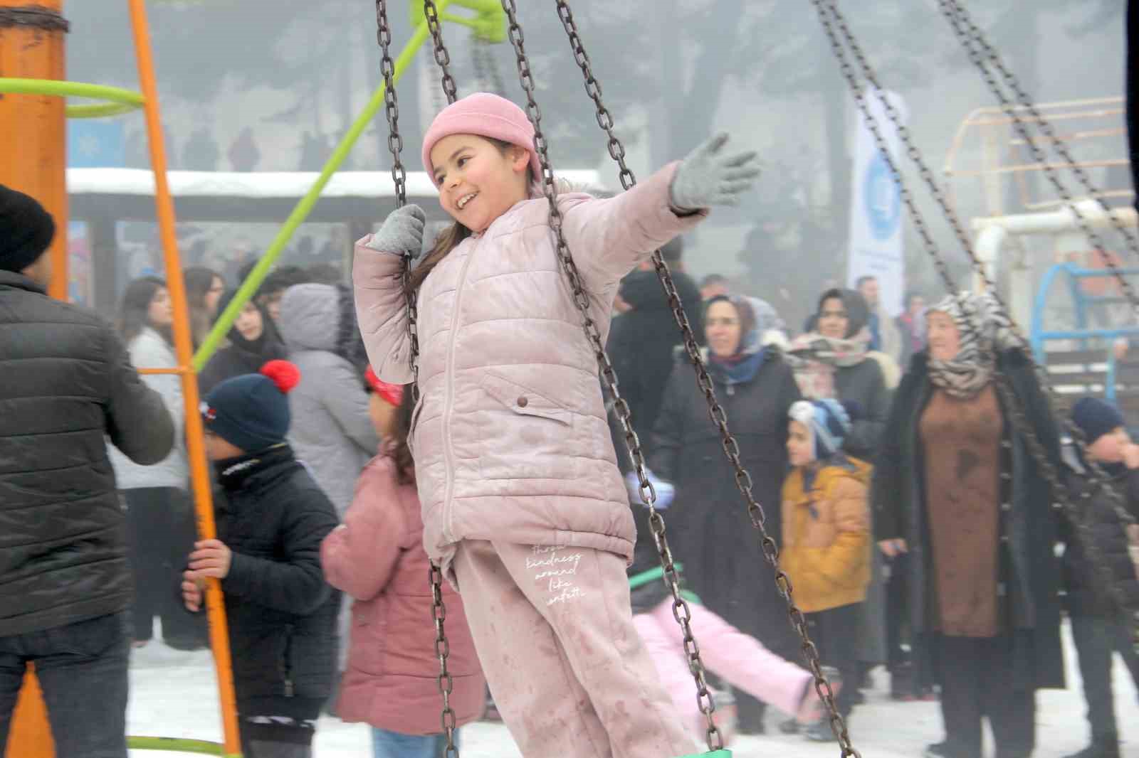 Çorum’da kar festivali vatandaşların akınına uğradı
