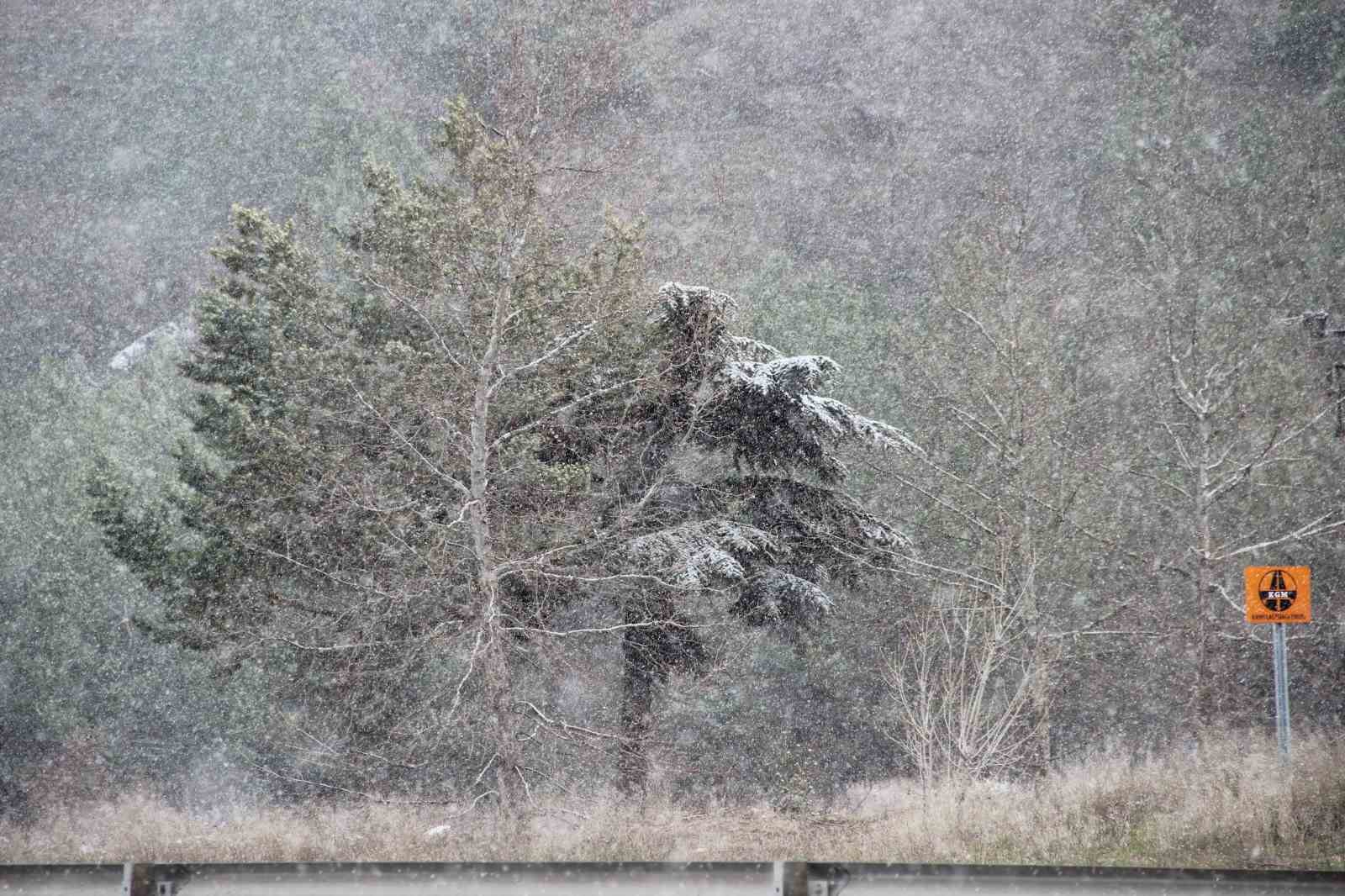 Çorum’da kar yağışı etkili oluyor
