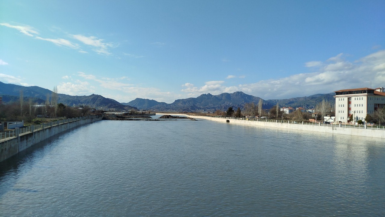 Çorum’da kış yağışlarıyla Kızılırmak’ın debisi yükseldi
