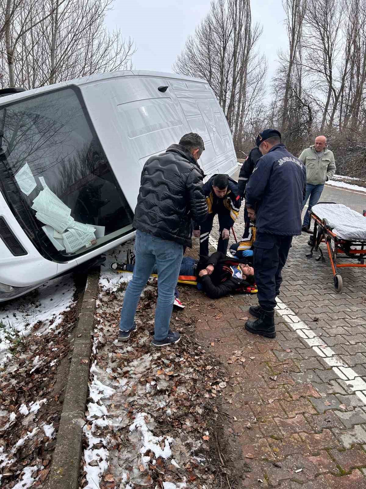 Çorum’da panelvan araç yan yattı: 1 yaralı
