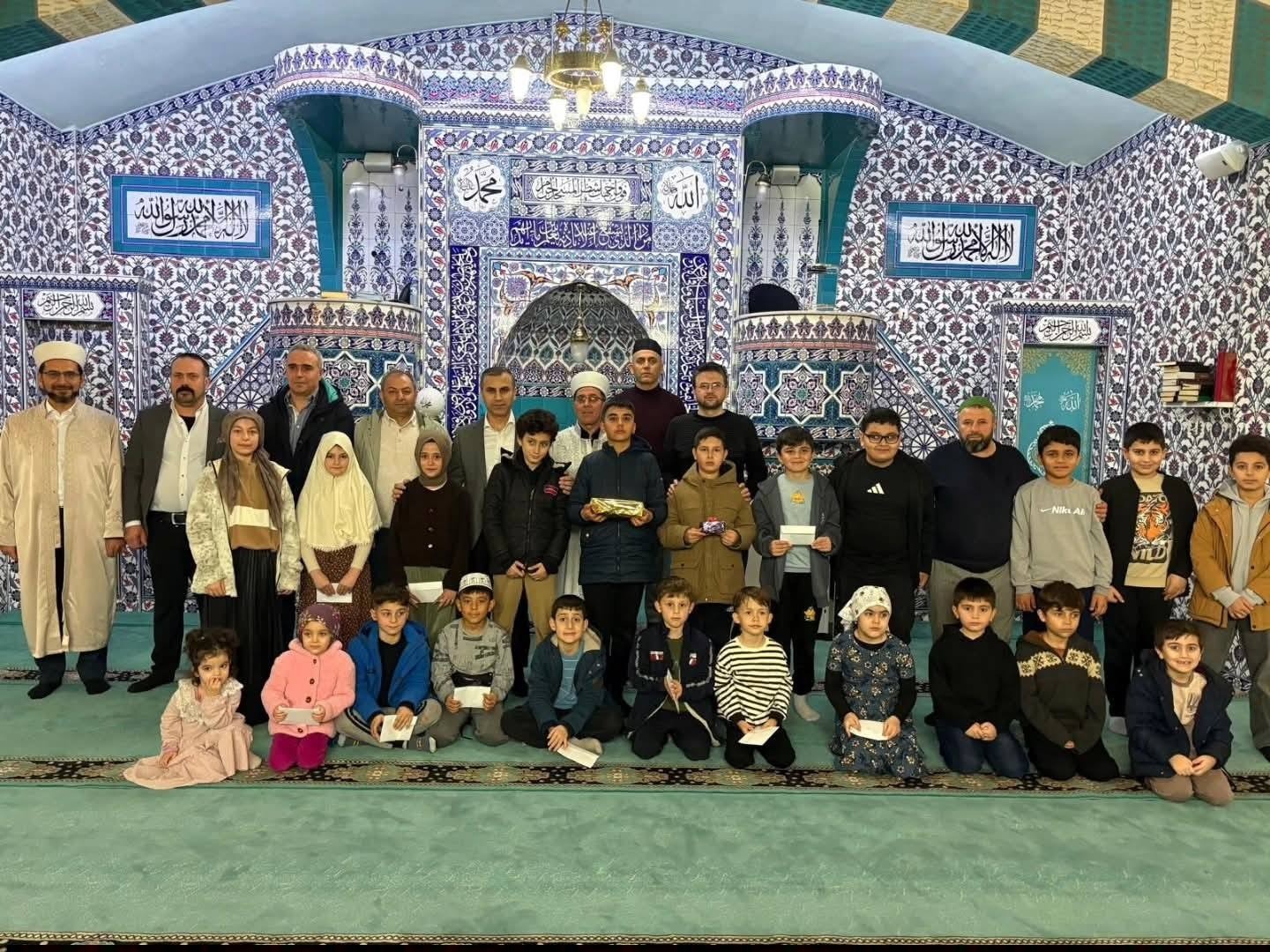 Çorum’da Ramazan’ın ilk teravih namazında çocuklar camide buluştu
