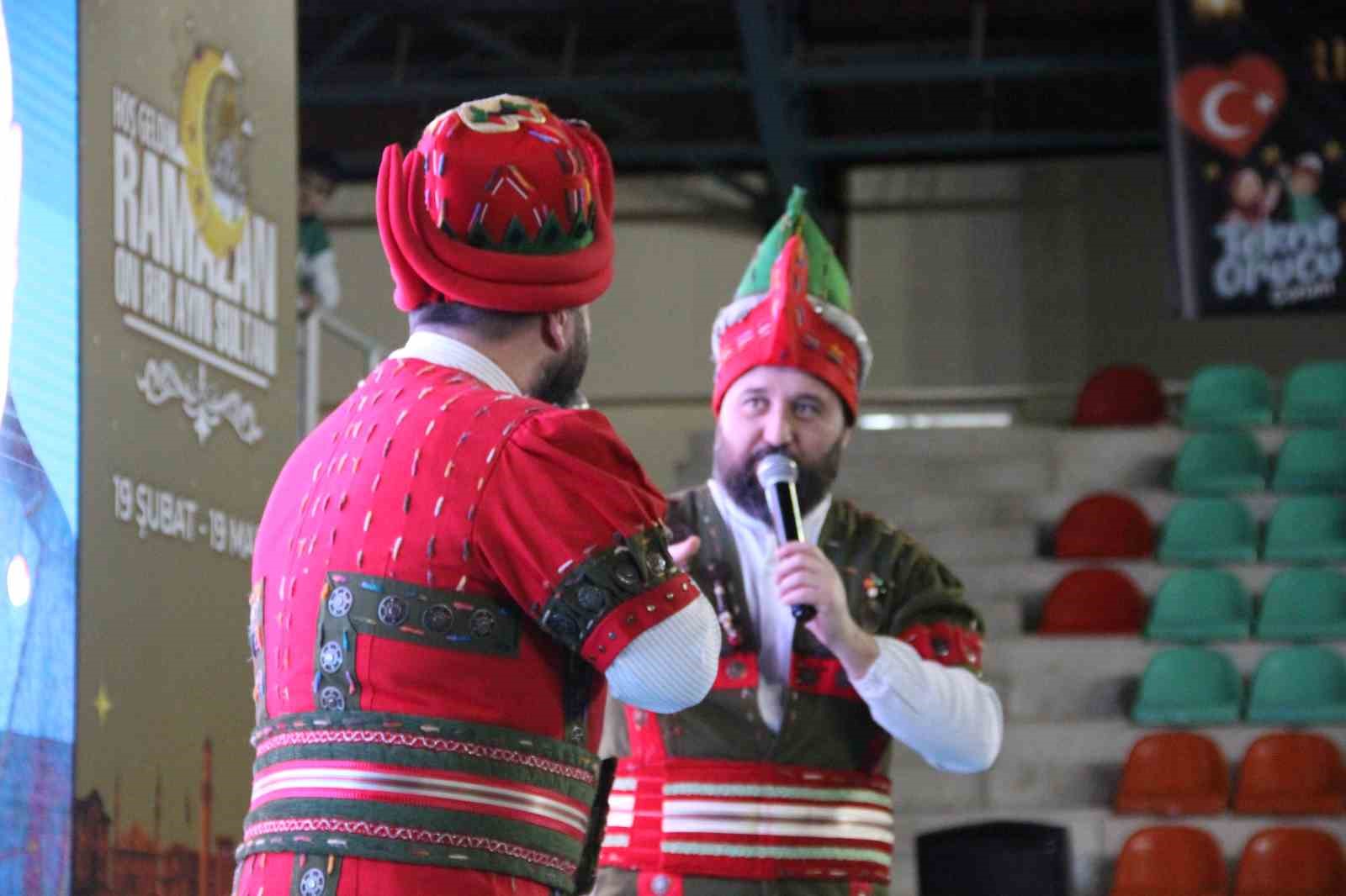 Çorum’da ’tekne orucu’ coşkusu: Yüzlerce çocuk aynı anda iftarını açtı
