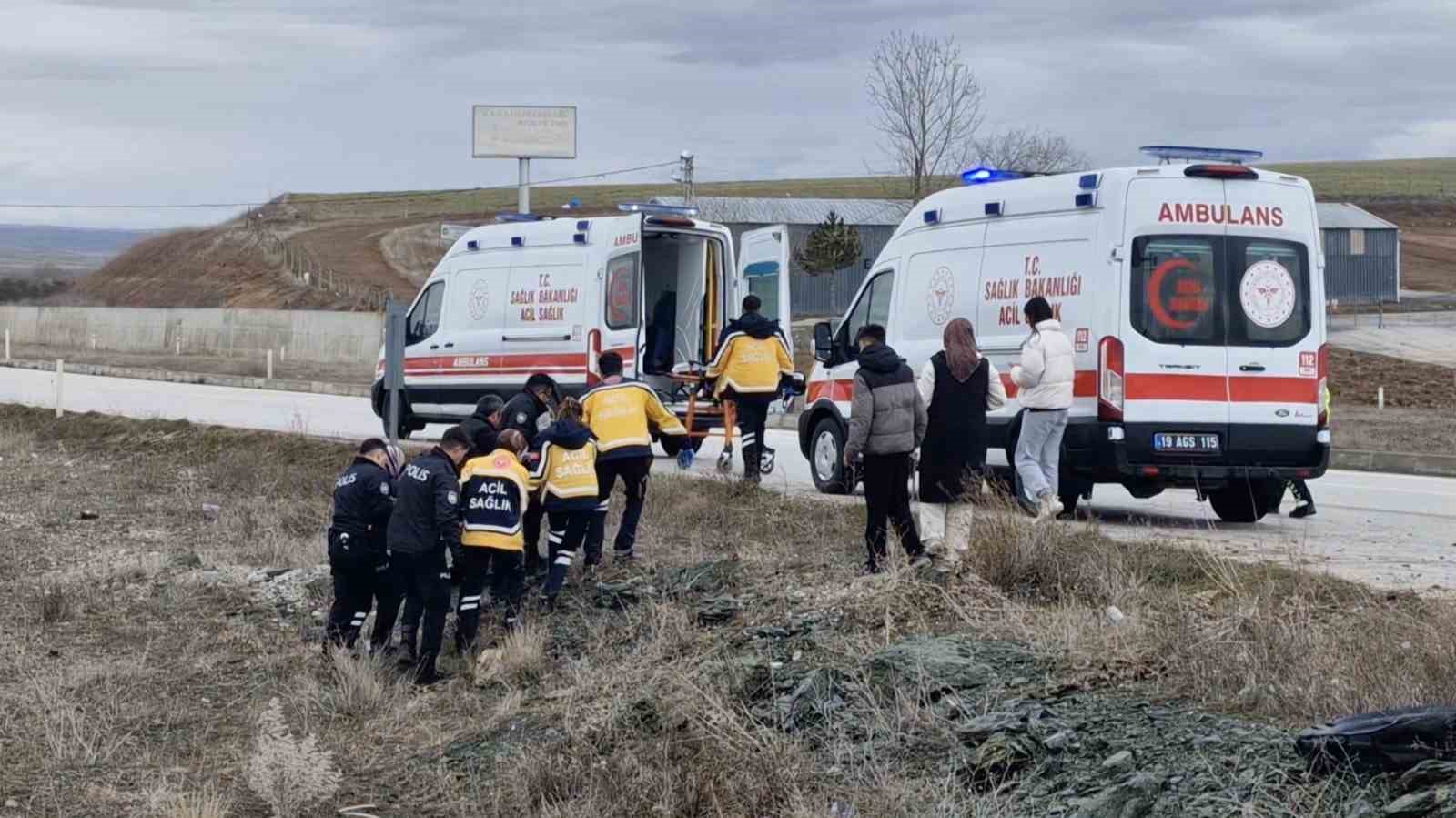 Çorum’da Tofaş şarampole uçtu: 3 yaralı
