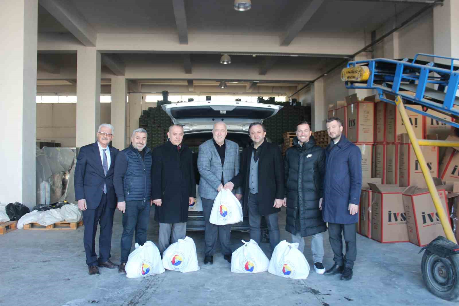 ÇTB’den Ramazan’da bin aileye destek
ÇTB’den Ramazan’da bin aileye destek