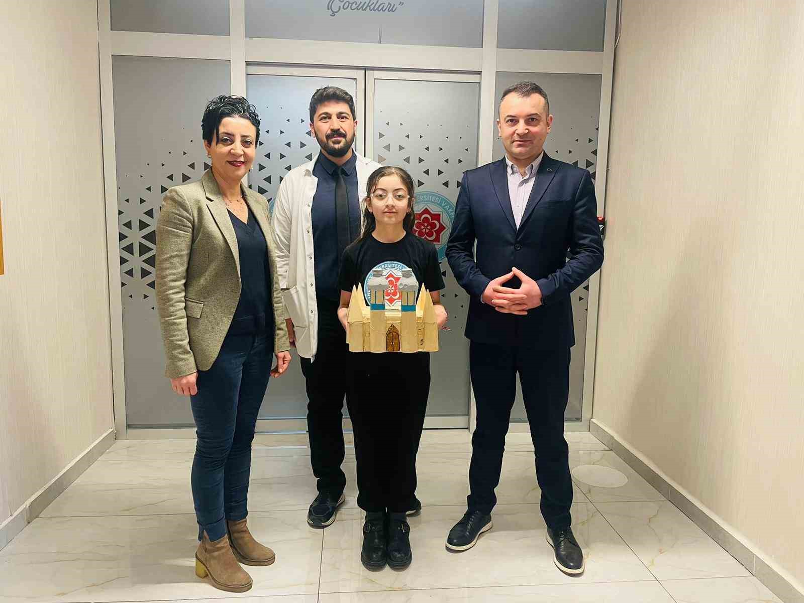 CÜ Vakfı Okulları öğrencisi, Sıfır Atık projesiyle takdir topladı
