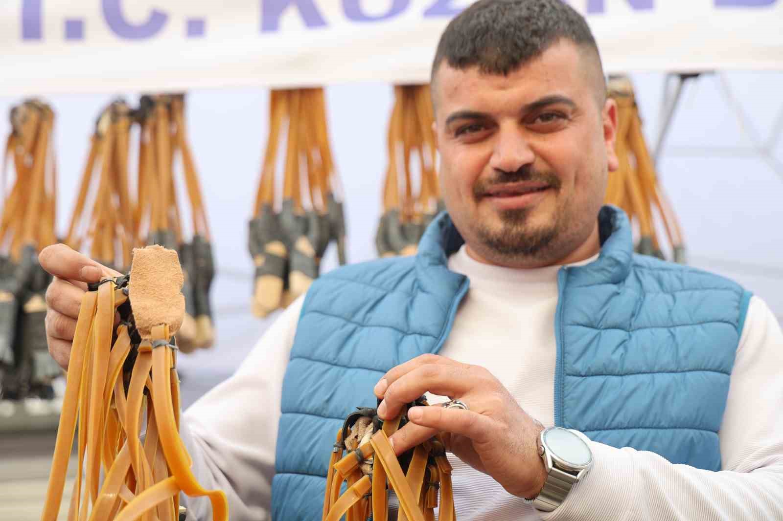 Çukurova’nın simgesi sapan festivale damga vurdu
