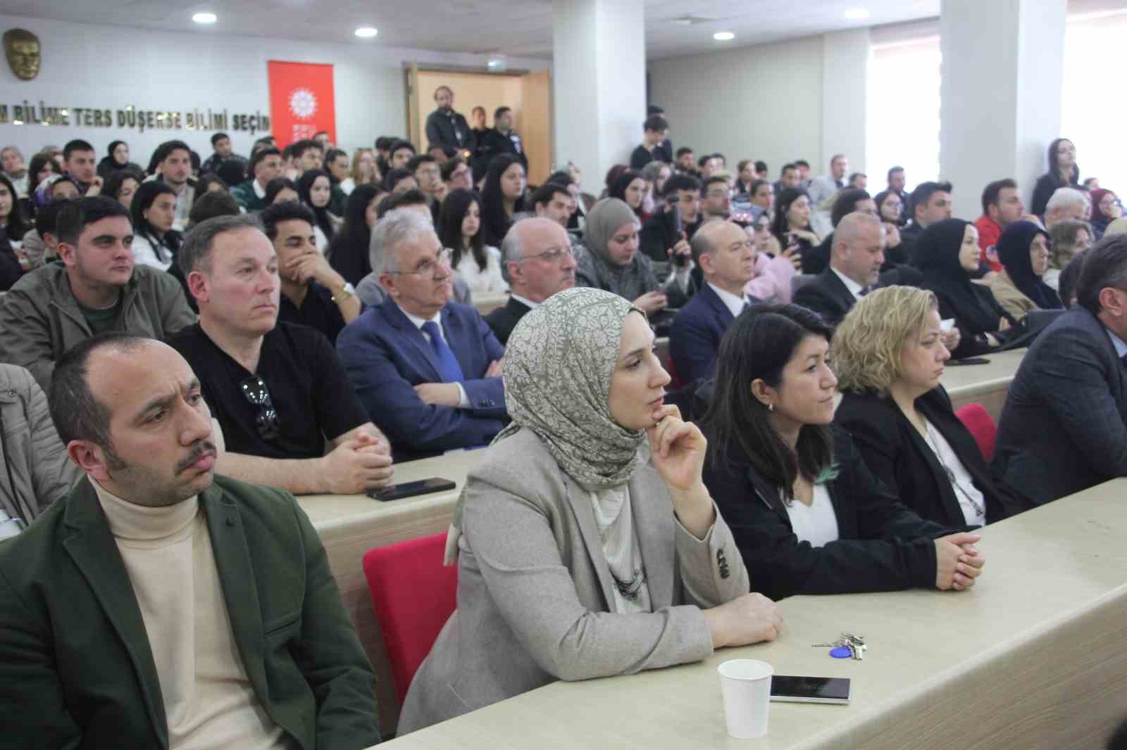 Cumhurbaşkanı Başdanışmanı Saral: "Birçok alanda dezenformasyonla karşı karşıyayız"
