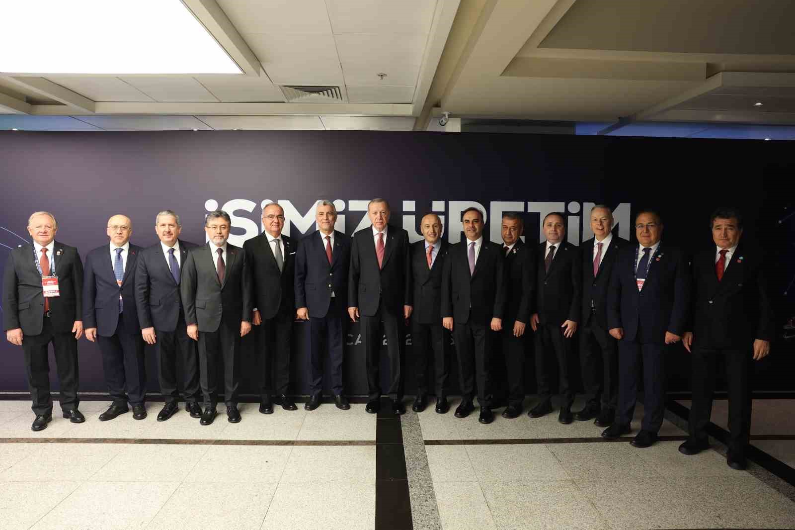 Cumhurbaşkanı Erdoğan: "2025 yılında ihracat rekoru kırıldı"
