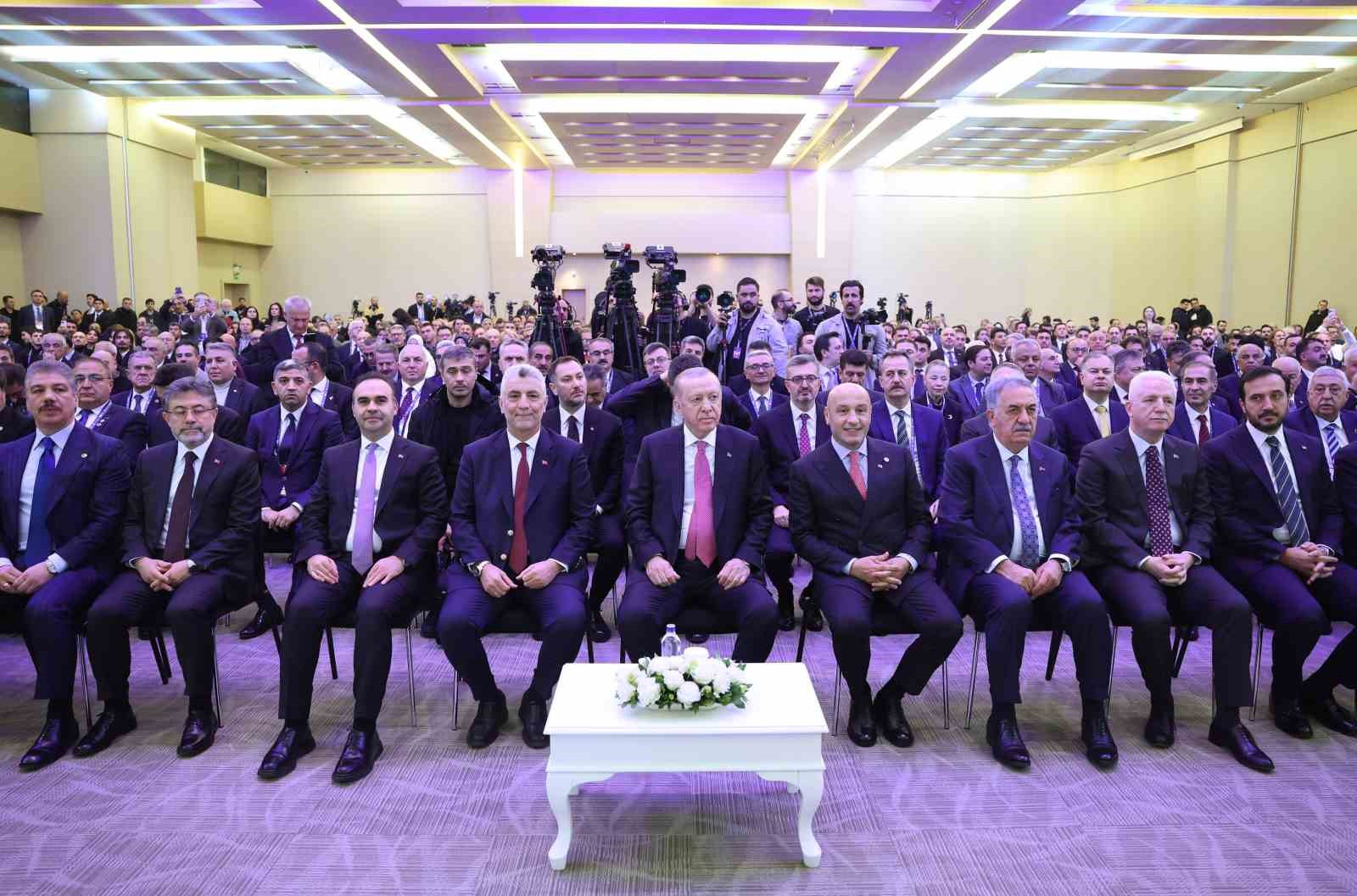 Cumhurbaşkanı Erdoğan: "2025 yılında ihracat rekoru kırıldı"
