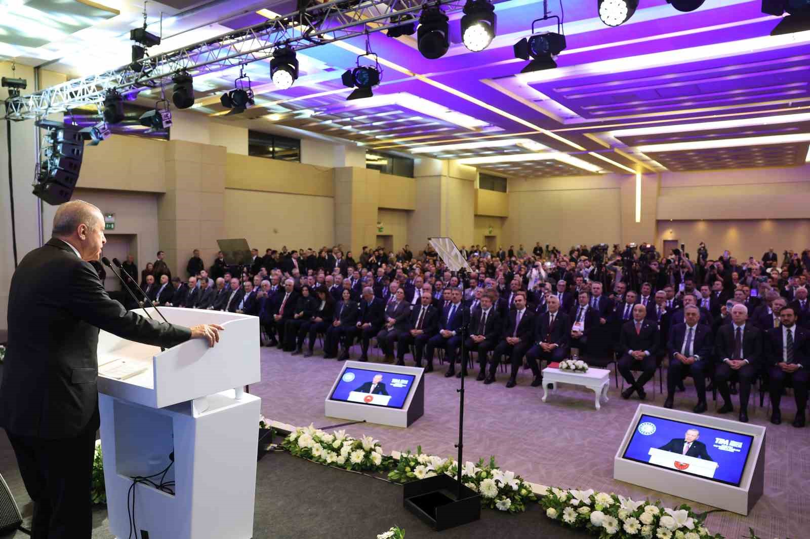 Cumhurbaşkanı Erdoğan: "2025 yılında ihracat rekoru kırıldı"
