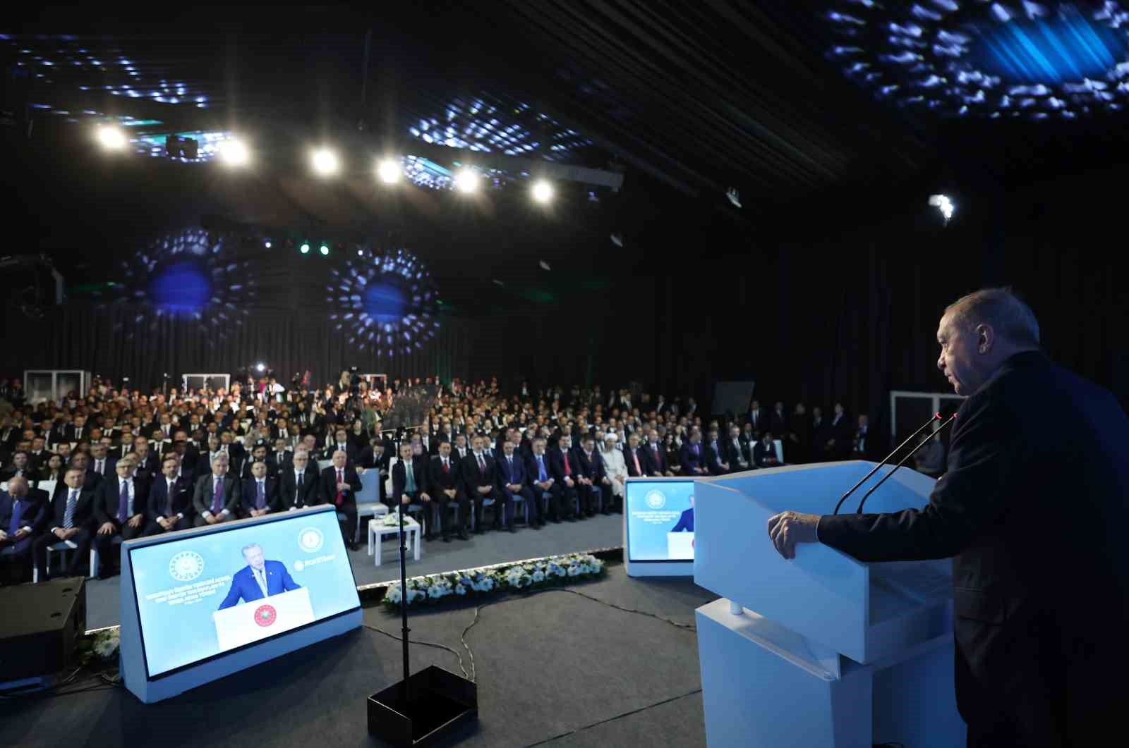 Cumhurbaşkanı Erdoğan: "2028’de 11 milyar dolarlık ihracat hacmini yakalayacak, inşallah savunma ihracatında dünyada ilk 10’a gireceğiz"
