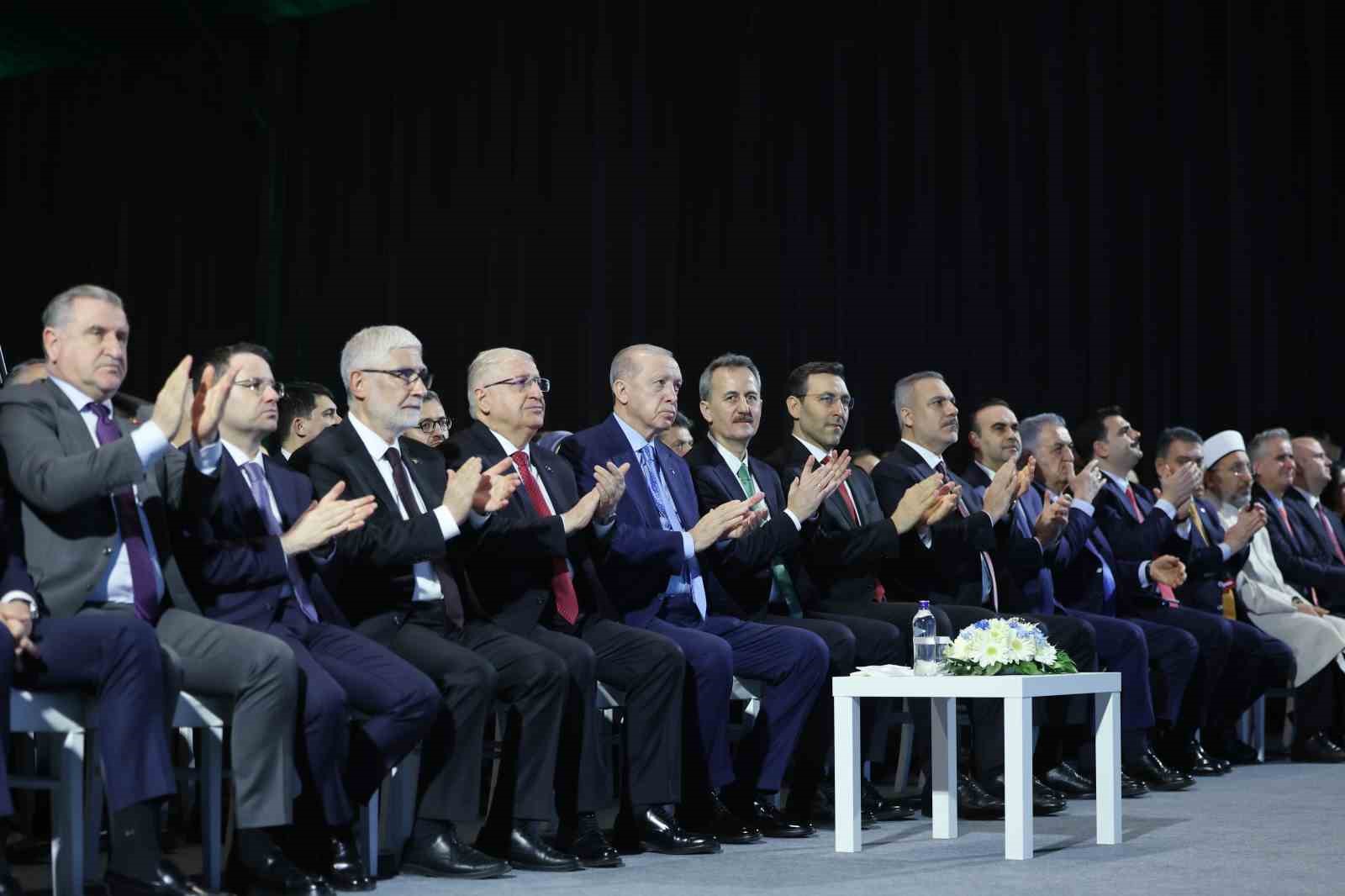 Cumhurbaşkanı Erdoğan: "2028’de 11 milyar dolarlık ihracat hacmini yakalayacak, inşallah savunma ihracatında dünyada ilk 10’a gireceğiz"
