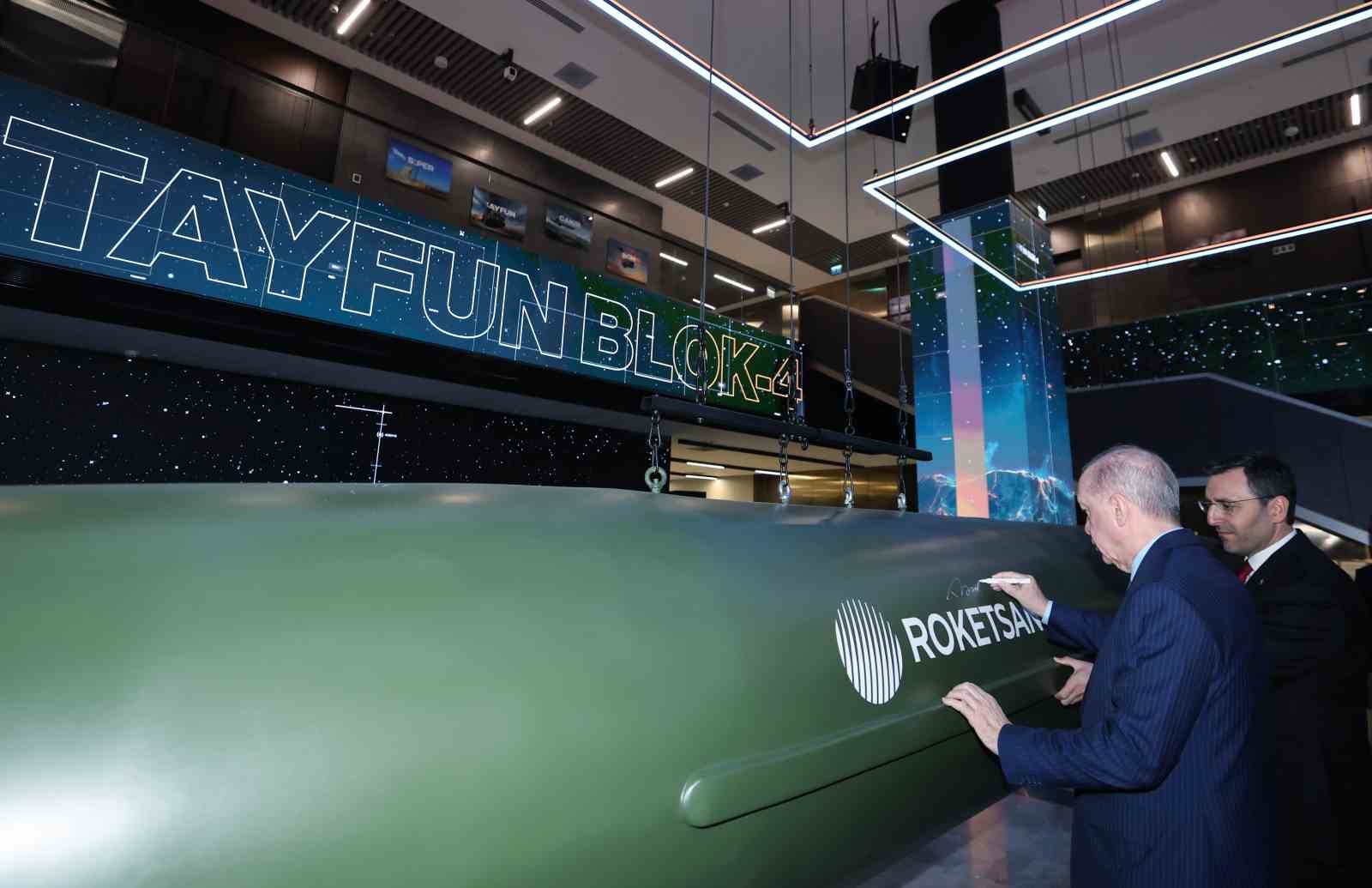 Cumhurbaşkanı Erdoğan: "2028’de 11 milyar dolarlık ihracat hacmini yakalayacak, inşallah savunma ihracatında dünyada ilk 10’a gireceğiz"
