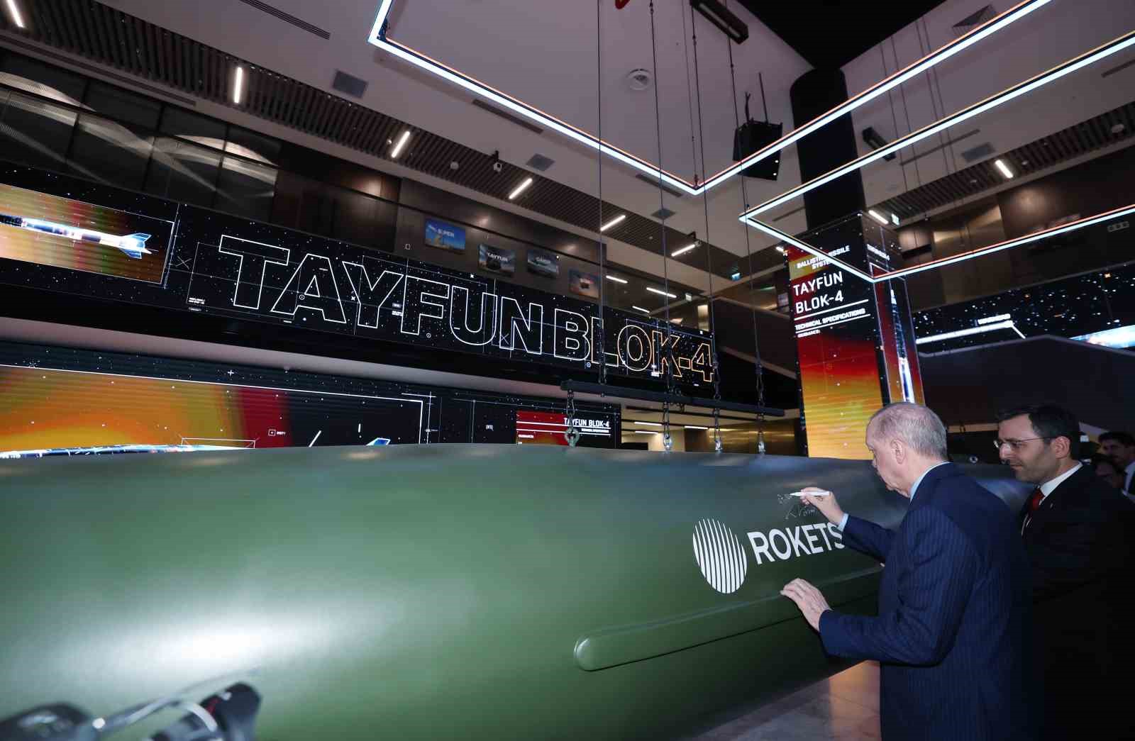 Cumhurbaşkanı Erdoğan: "2028’de 11 milyar dolarlık ihracat hacmini yakalayacak, inşallah savunma ihracatında dünyada ilk 10’a gireceğiz"
