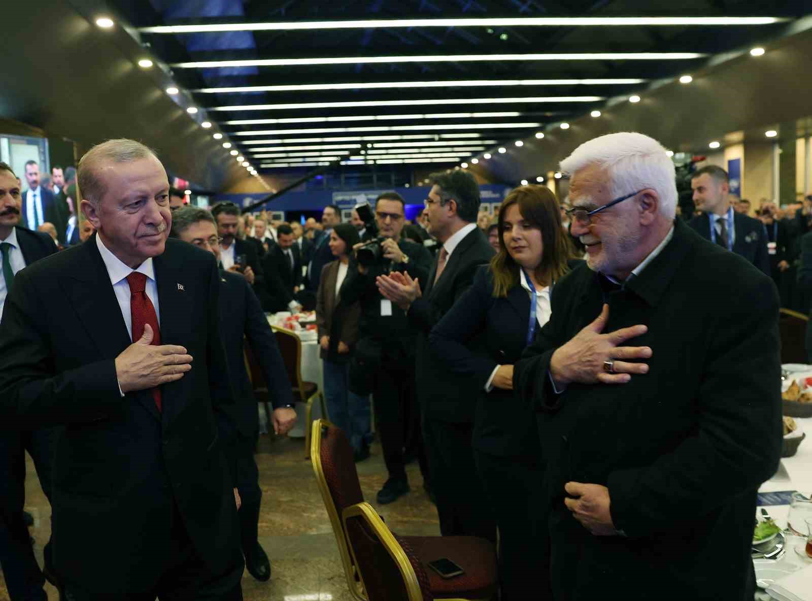 Cumhurbaşkanı Erdoğan: "6 Mart’tan itibaren 81 milyar lira destek ödemelerini çiftçilerimizin hesaplarına aktaracağız"
Cumhurbaşkanı Erdoğan: "6 Mart’tan itibaren 81 milyar lira destek ödemelerini çiftçilerimizin hesaplarına aktaracağız"