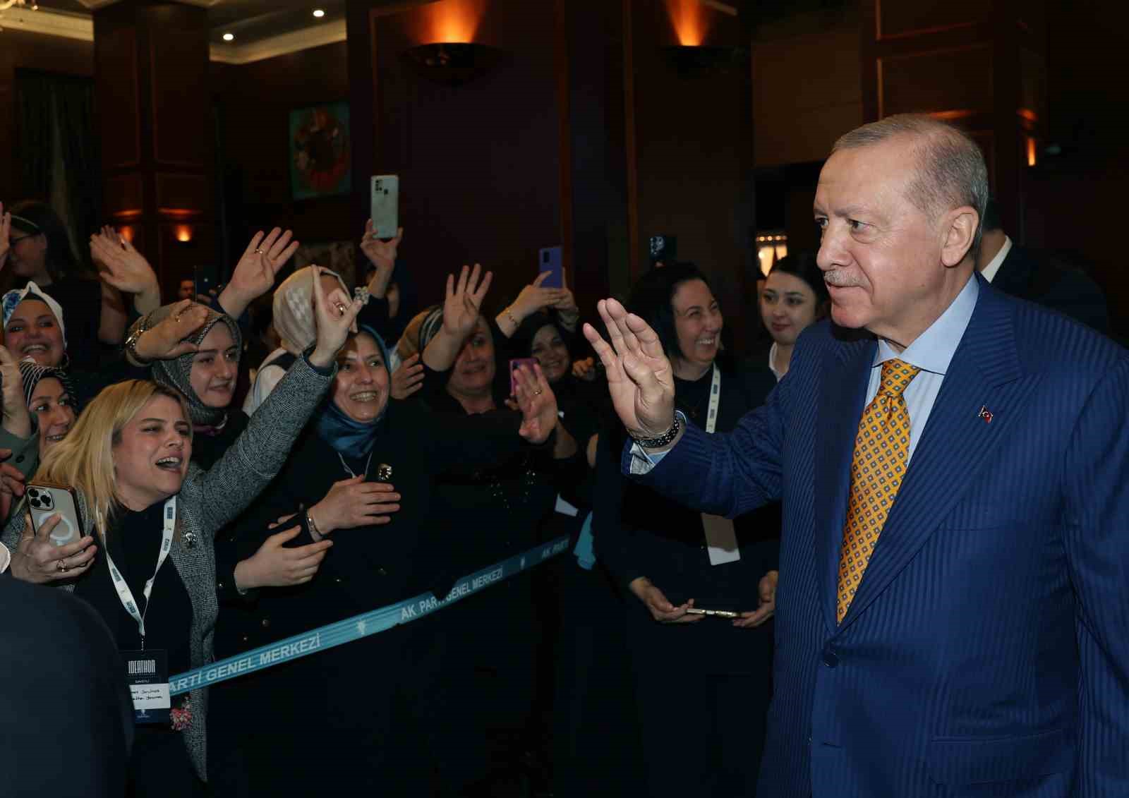 Cumhurbaşkanı Erdoğan: "Ailevi değerlerin muhafazasını bir milli güvenlik ve beka meselesi olarak görüyoruz"
