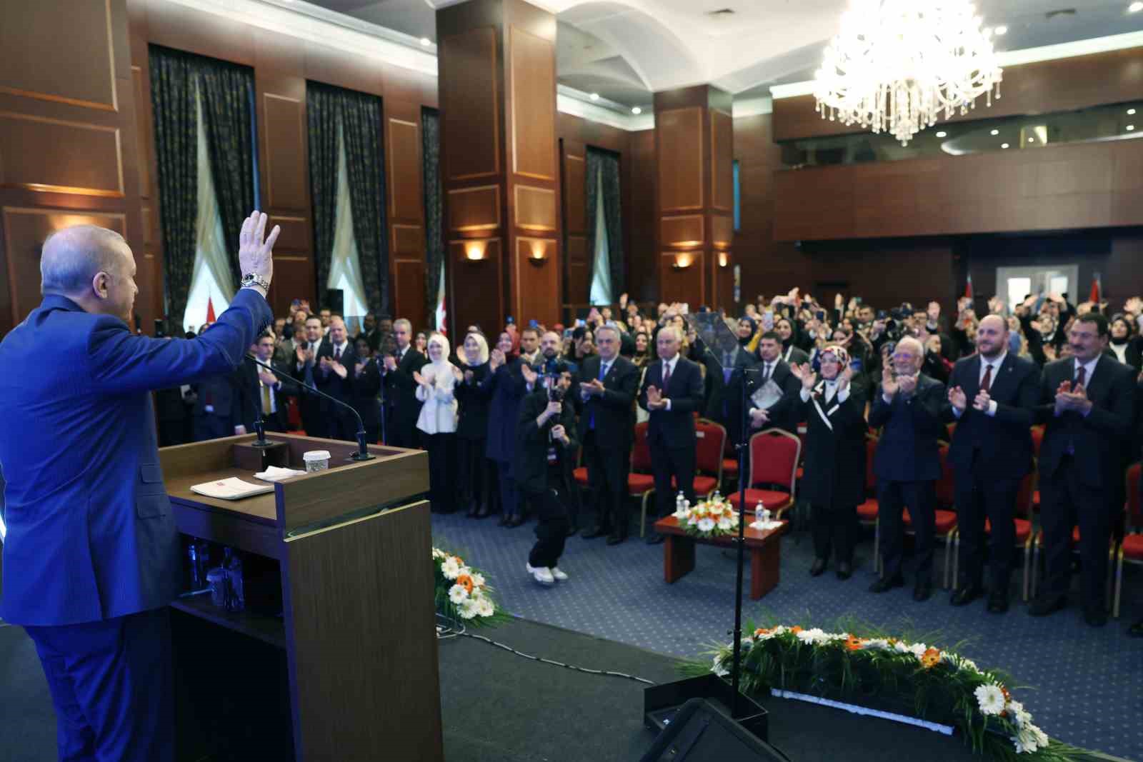 Cumhurbaşkanı Erdoğan: "Ailevi değerlerin muhafazasını bir milli güvenlik ve beka meselesi olarak görüyoruz"
