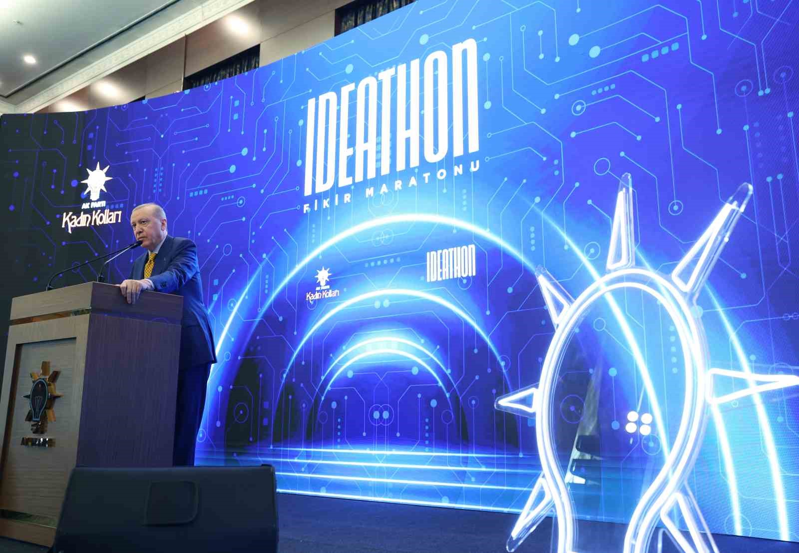 Cumhurbaşkanı Erdoğan: "Ailevi değerlerin muhafazasını bir milli güvenlik ve beka meselesi olarak görüyoruz"
