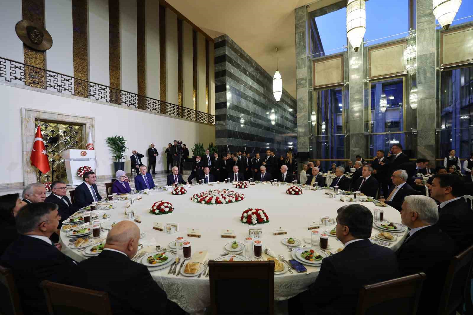 Cumhurbaşkanı Erdoğan: "Biz bölgemizi ve insanlığı ilgilendiren meselelerde asla tarafsız değiliz"
