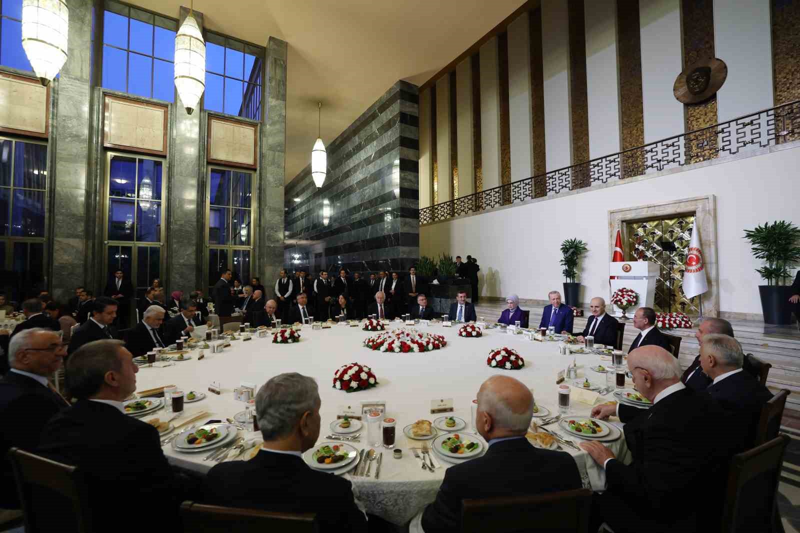 Cumhurbaşkanı Erdoğan: "Biz bölgemizi ve insanlığı ilgilendiren meselelerde asla tarafsız değiliz"
