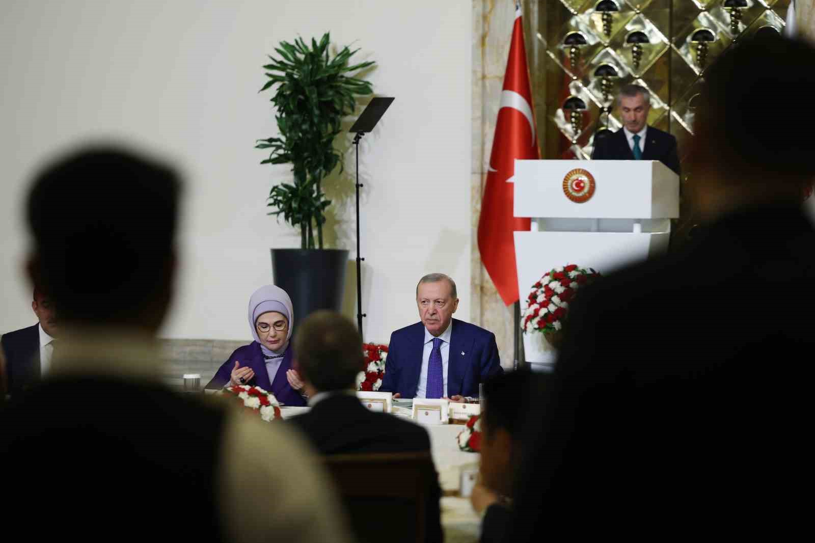 Cumhurbaşkanı Erdoğan: "Biz bölgemizi ve insanlığı ilgilendiren meselelerde asla tarafsız değiliz"
