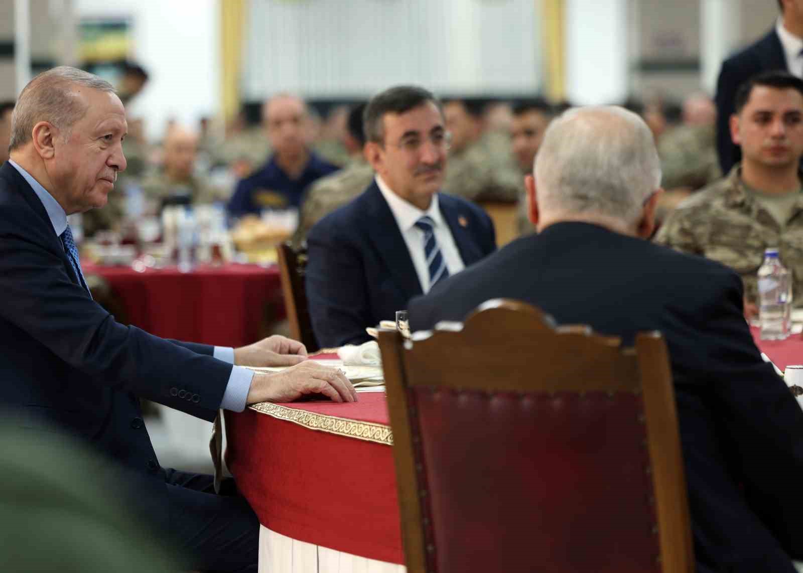 Cumhurbaşkanı Erdoğan: "Bu topraklarda huzur ve barış içinde yaşamak istiyorsak caydırıcılığımızı sürekli arttırmak zorundayız"
