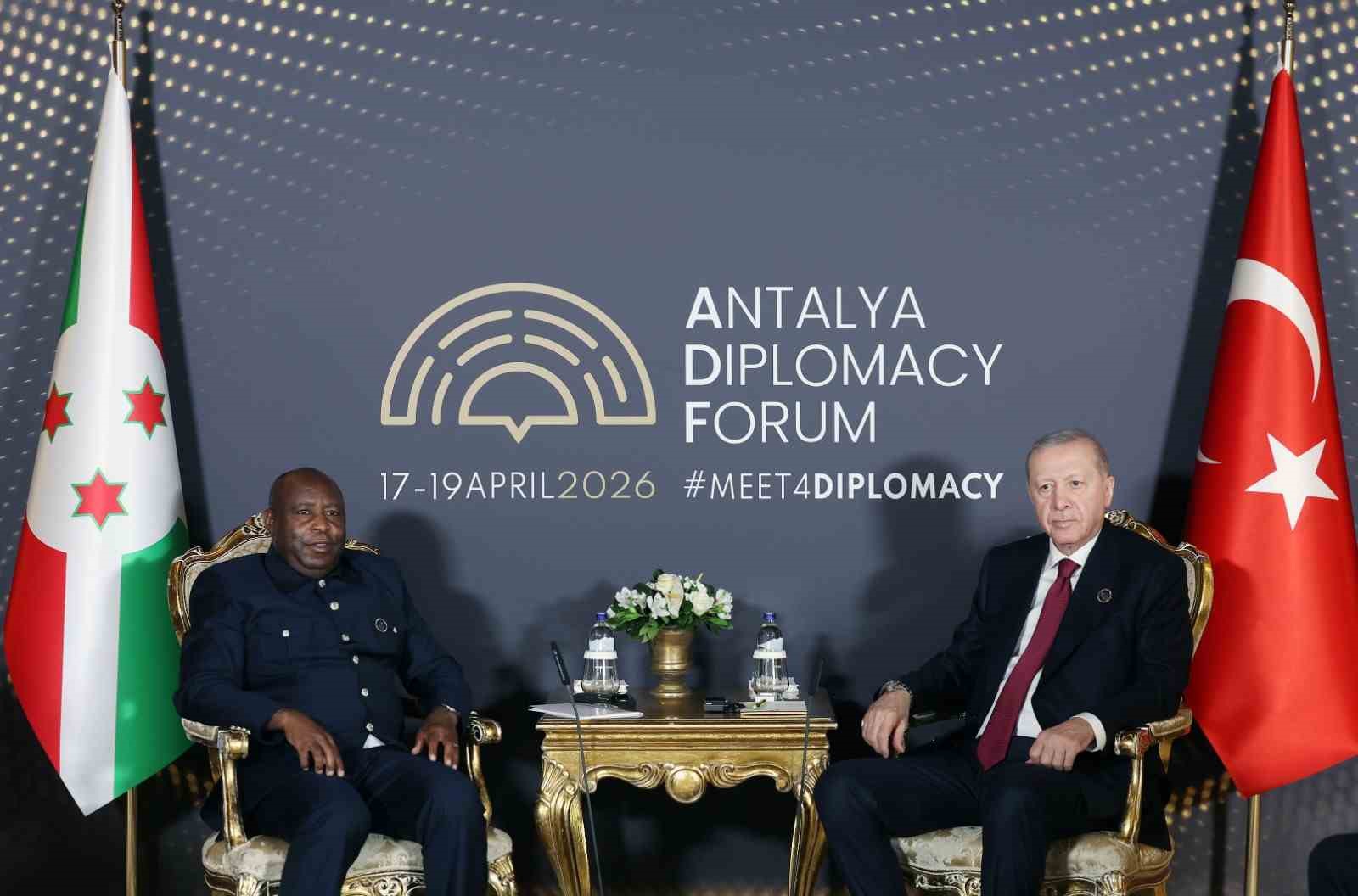Cumhurbaşkanı Erdoğan, Burundi Cumhurbaşkanı Ndayishimiye ile görüştü
