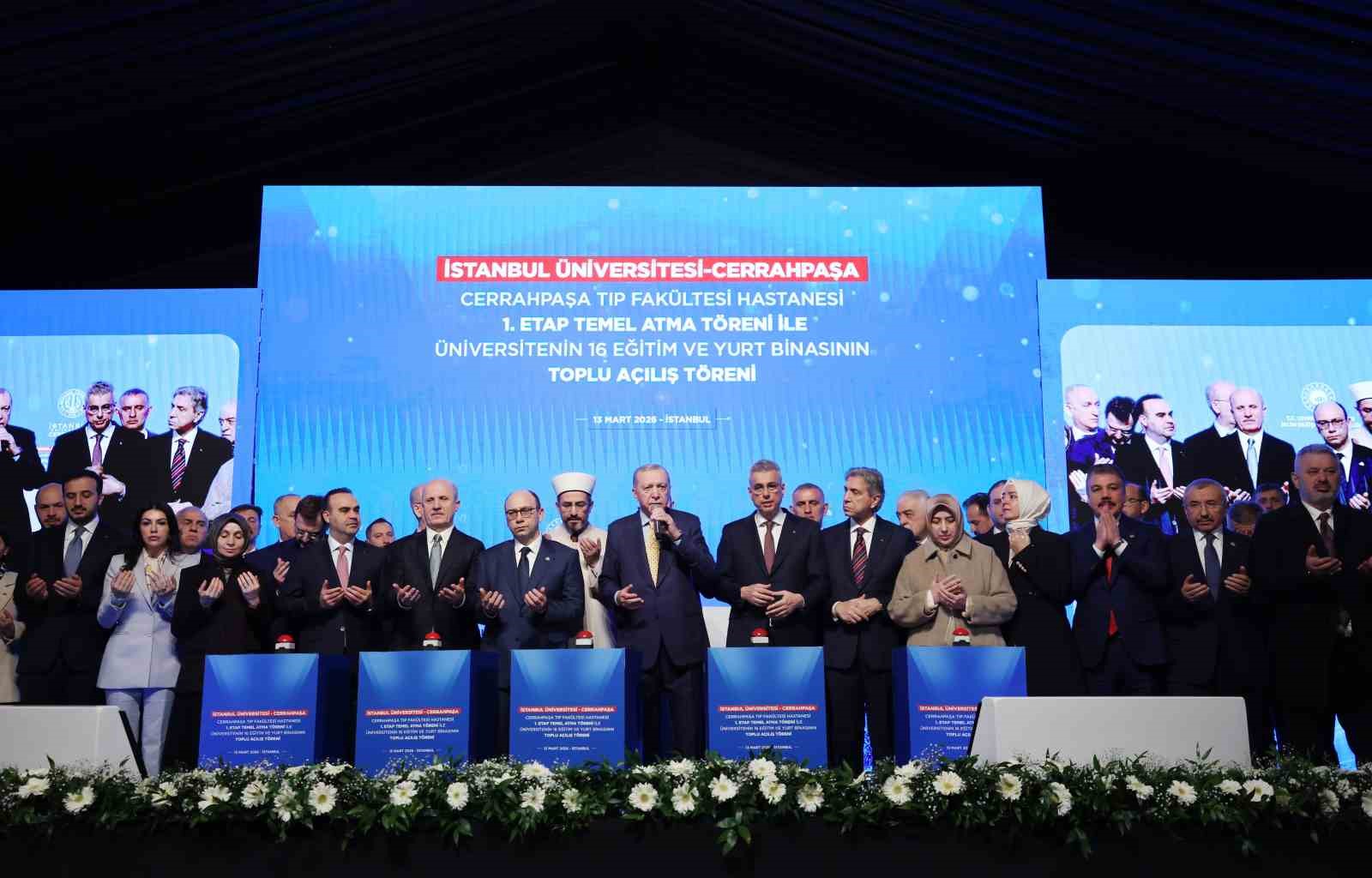 Cumhurbaşkanı Erdoğan, Cerrahpaşa Tıp Fakültesi Hastanesi inşaatında inceleme yaptı
