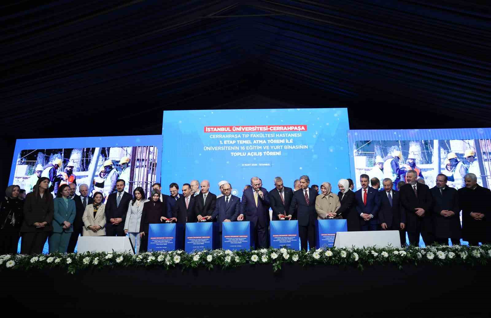 Cumhurbaşkanı Erdoğan, Cerrahpaşa Tıp Fakültesi Hastanesi inşaatında inceleme yaptı
