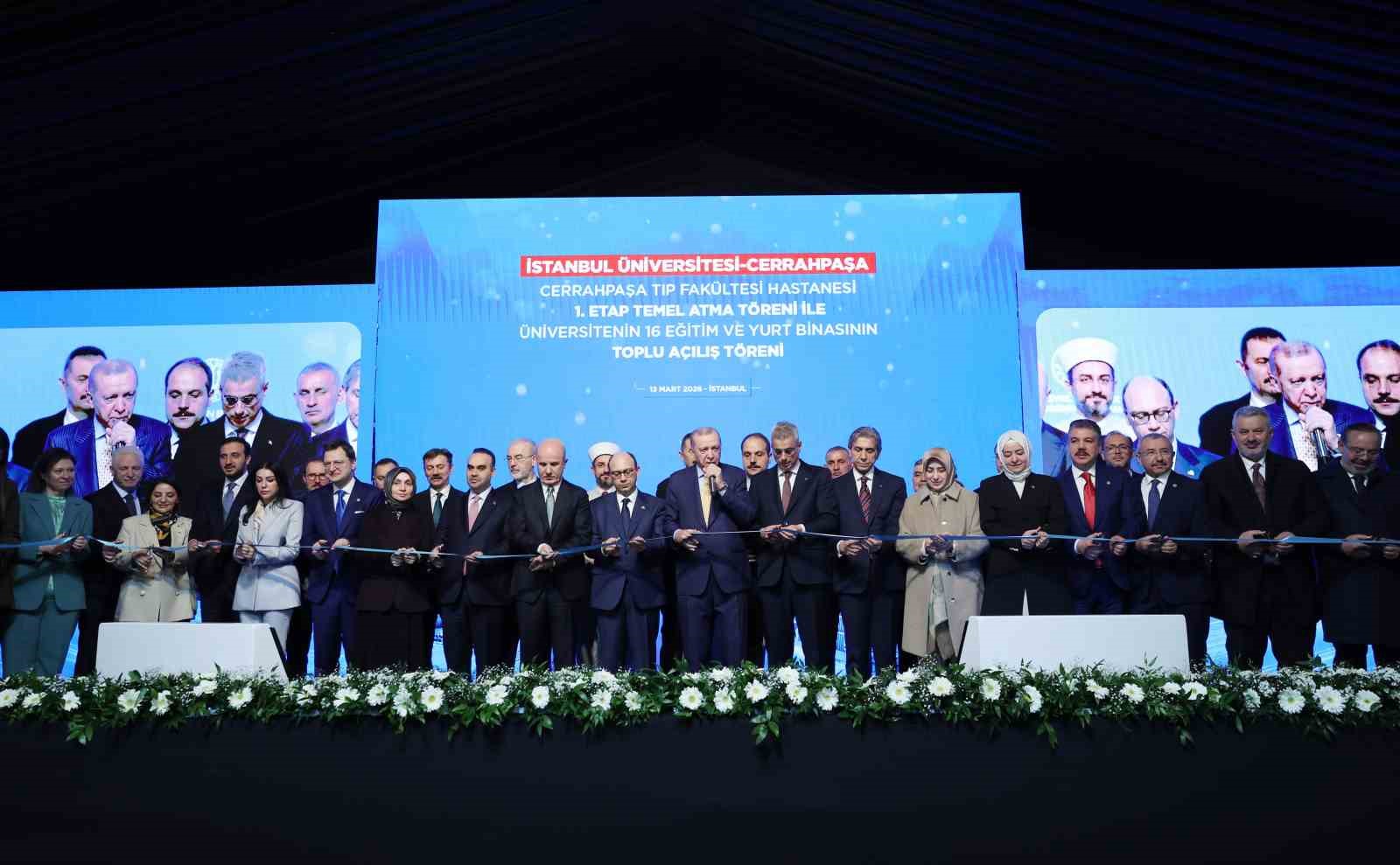 Cumhurbaşkanı Erdoğan, Cerrahpaşa Tıp Fakültesi Hastanesi inşaatında inceleme yaptı
