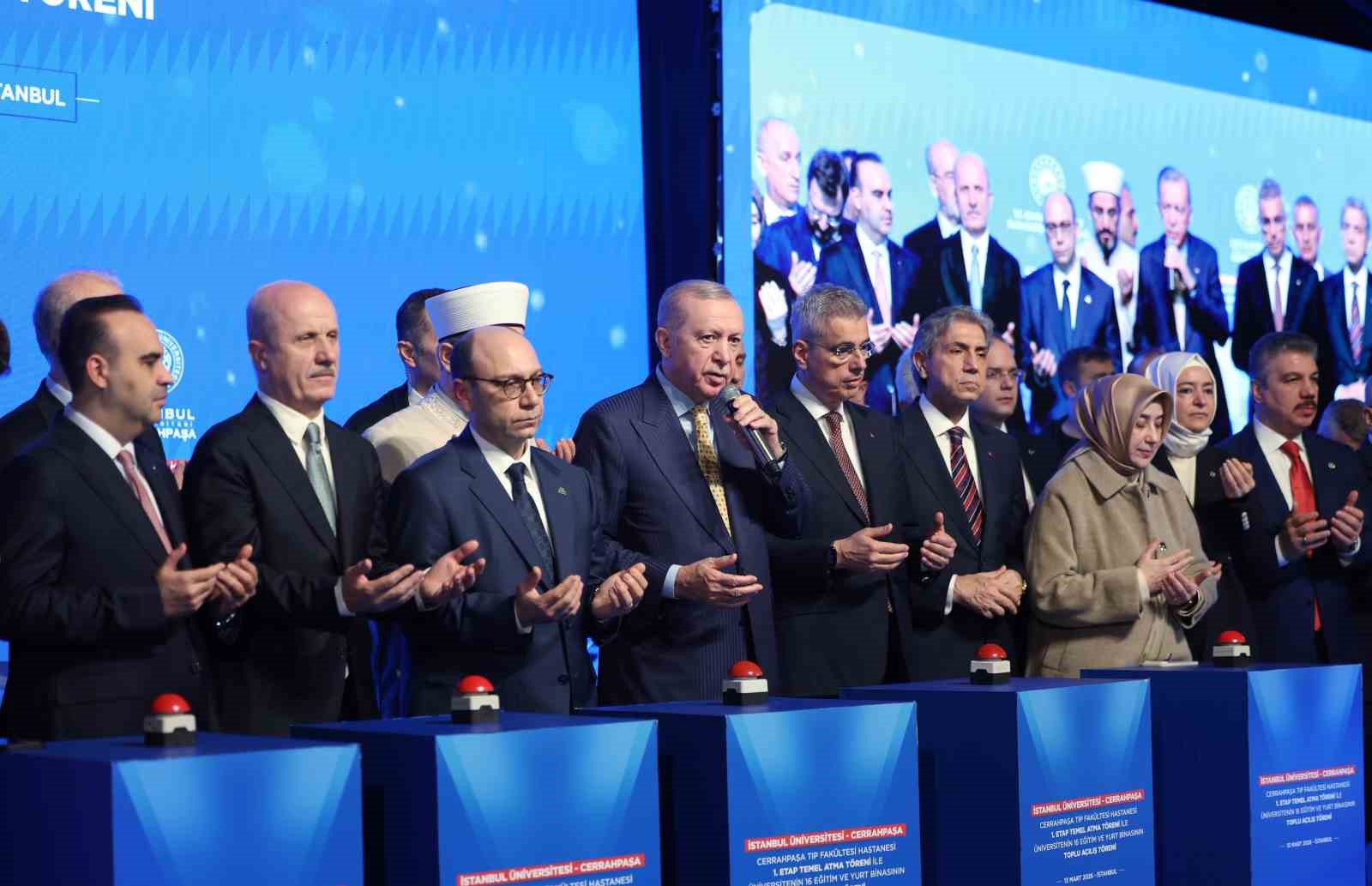 Cumhurbaşkanı Erdoğan, Cerrahpaşa Tıp Fakültesi Hastanesi inşaatında inceleme yaptı
