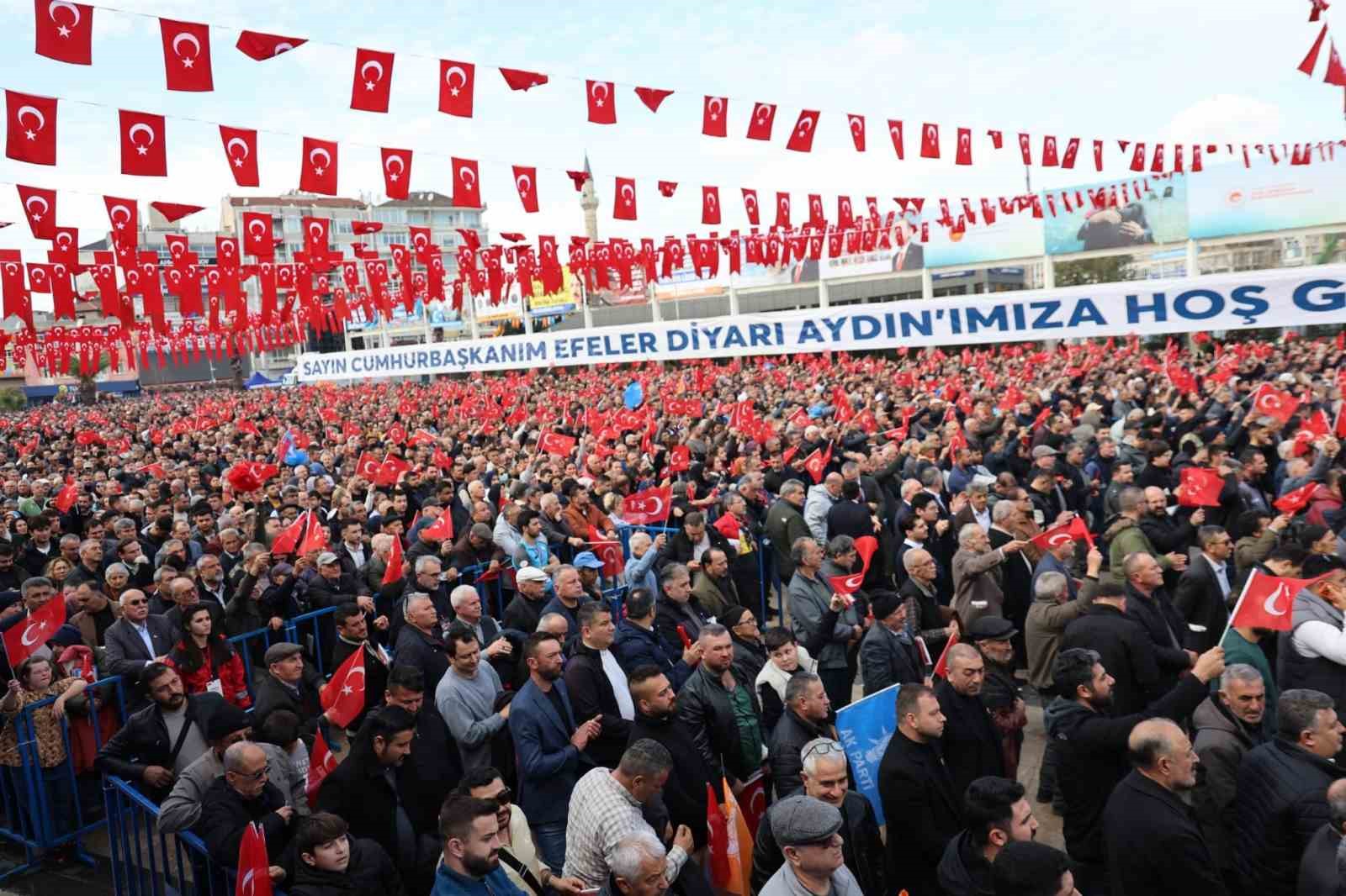 Cumhurbaşkanı Erdoğan: "Çıldır Havalimanı ticari uçuşlara açacağız"
Cumhurbaşkanı Erdoğan: "Çıldır Havalimanı ticari uçuşlara açacağız"