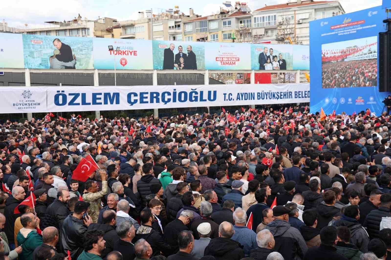 Cumhurbaşkanı Erdoğan: "Çıldır Havalimanı ticari uçuşlara açacağız"
Cumhurbaşkanı Erdoğan: "Çıldır Havalimanı ticari uçuşlara açacağız"