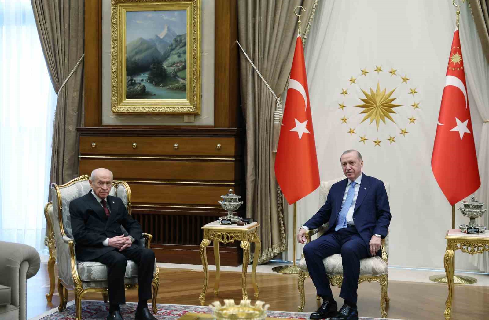 Cumhurbaşkanı Erdoğan, Devlet Bahçeli ile bir araya geldi
