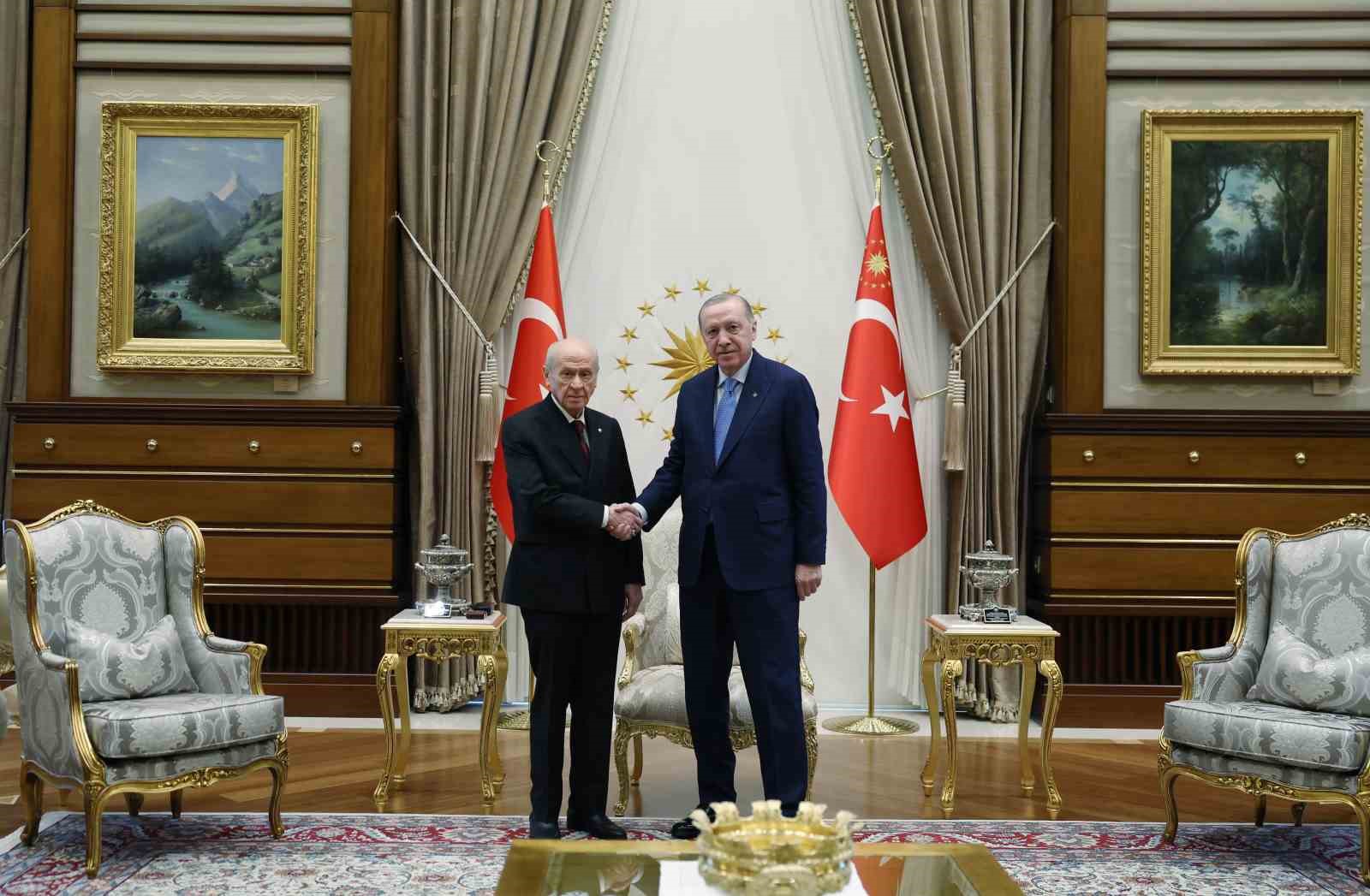 Cumhurbaşkanı Erdoğan, Devlet Bahçeli ile bir araya geldi
