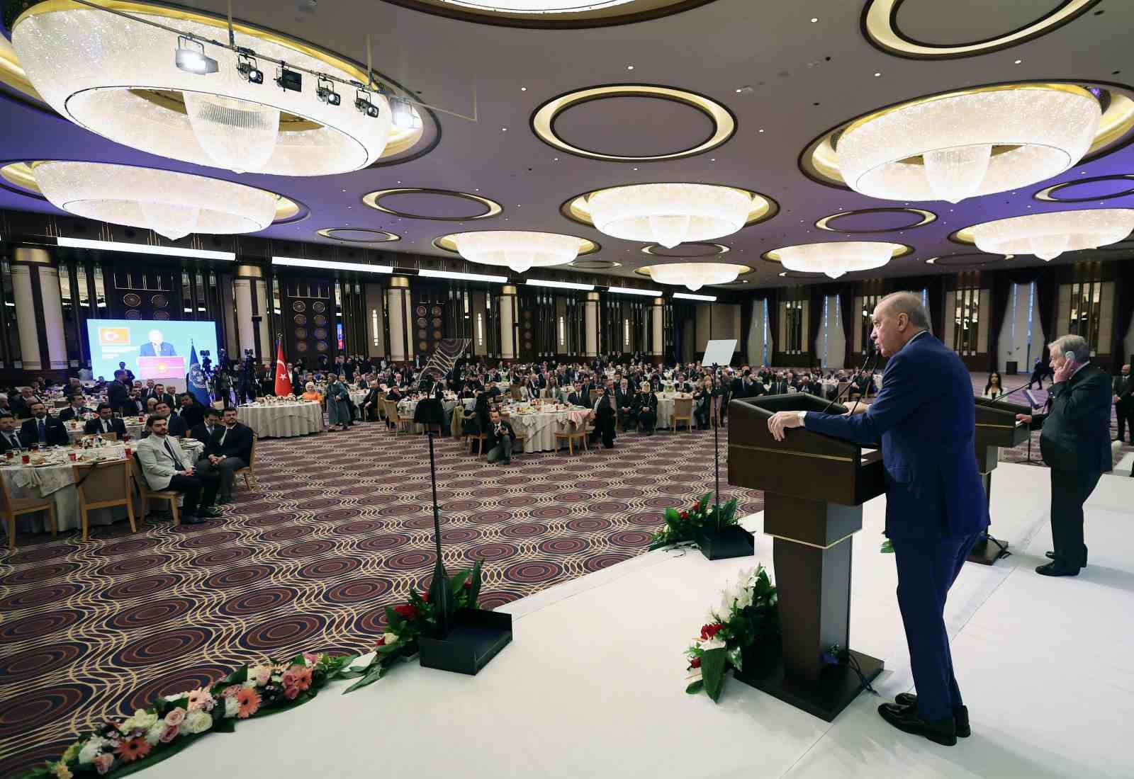 Cumhurbaşkanı Erdoğan: "Diplomasi ve diyalog adil ve kalıcı bir barışa giden en güvenli yoldur"
