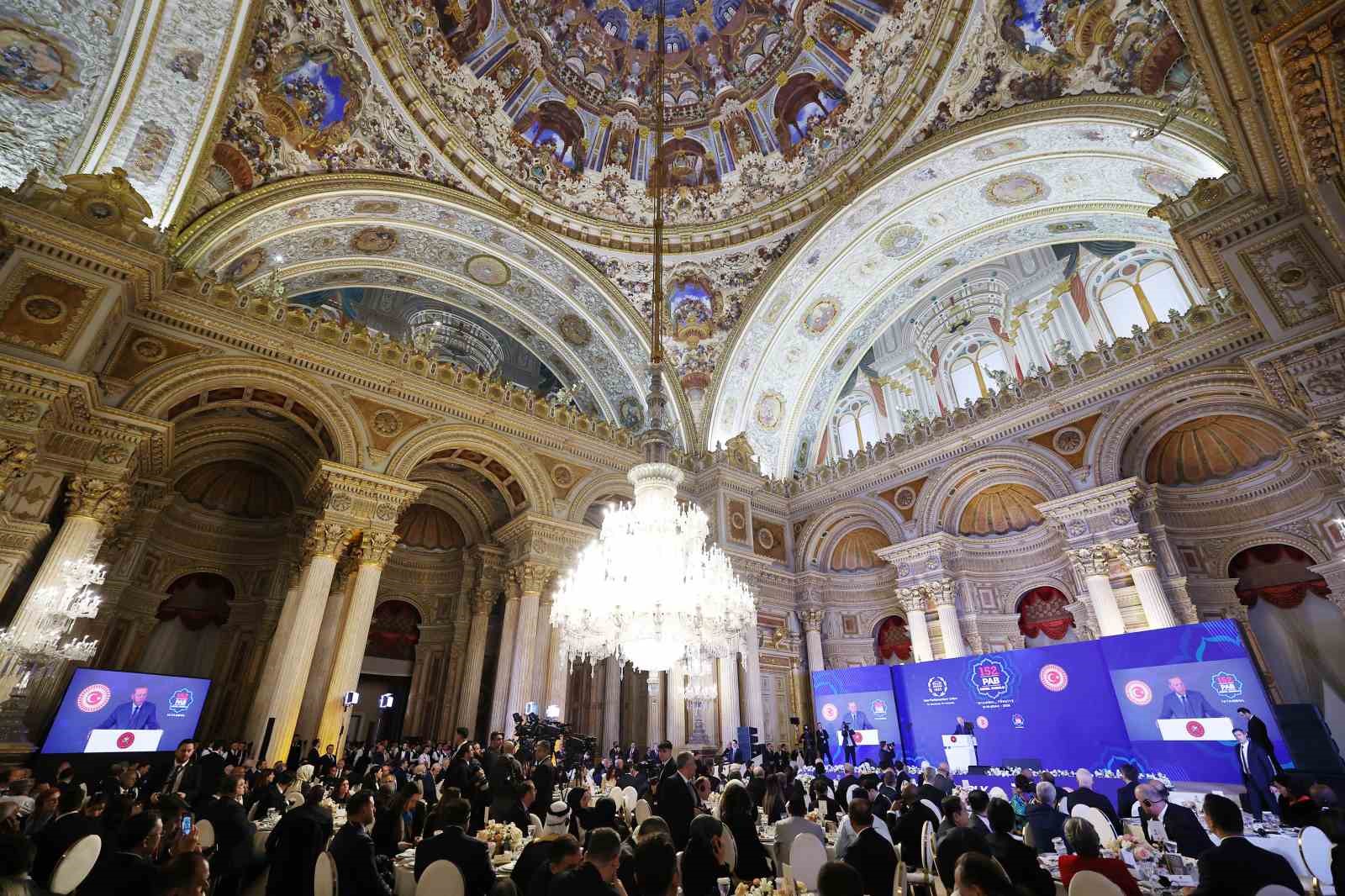 Cumhurbaşkanı Erdoğan: "Diplomasi ve müzakerenin yerini füze ve bombaların aldığı böyle bir ortamda kimse güvende değildir"
Cumhurbaşkanı Erdoğan: "Diplomasi ve müzakerenin yerini füze ve bombaların aldığı böyle bir ortamda kimse güvende değildir"