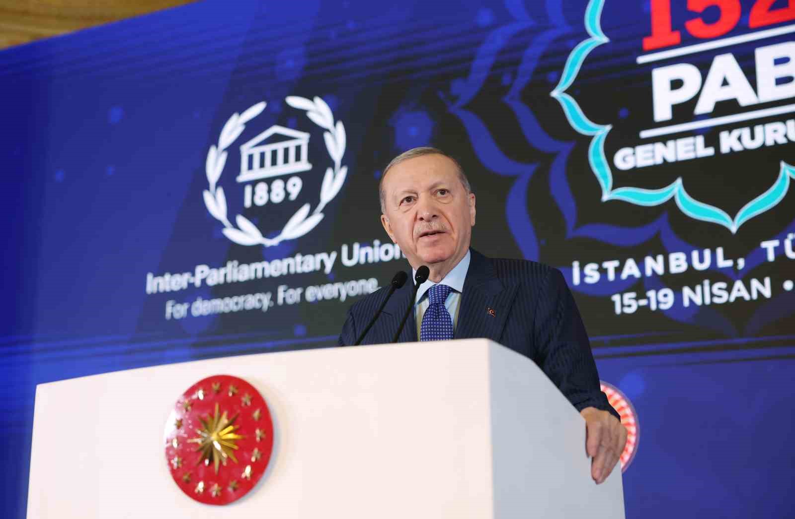 Cumhurbaşkanı Erdoğan: "Diplomasi ve müzakerenin yerini füze ve bombaların aldığı böyle bir ortamda kimse güvende değildir"
Cumhurbaşkanı Erdoğan: "Diplomasi ve müzakerenin yerini füze ve bombaların aldığı böyle bir ortamda kimse güvende değildir"