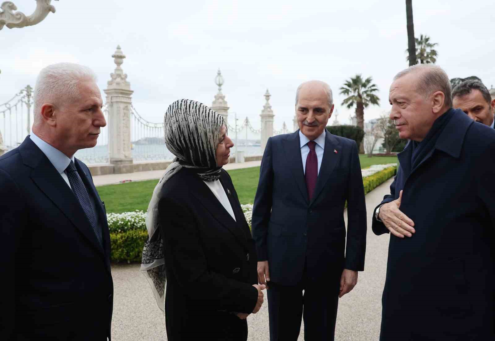 Cumhurbaşkanı Erdoğan: "Diplomasi ve müzakerenin yerini füze ve bombaların aldığı böyle bir ortamda kimse güvende değildir"
Cumhurbaşkanı Erdoğan: "Diplomasi ve müzakerenin yerini füze ve bombaların aldığı böyle bir ortamda kimse güvende değildir"