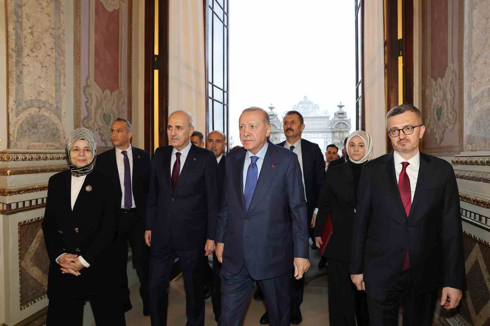 Cumhurbaşkanı Erdoğan: "Diplomasi ve müzakerenin yerini füze ve bombaların aldığı böyle bir ortamda kimse güvende değildir"
Cumhurbaşkanı Erdoğan: "Diplomasi ve müzakerenin yerini füze ve bombaların aldığı böyle bir ortamda kimse güvende değildir"